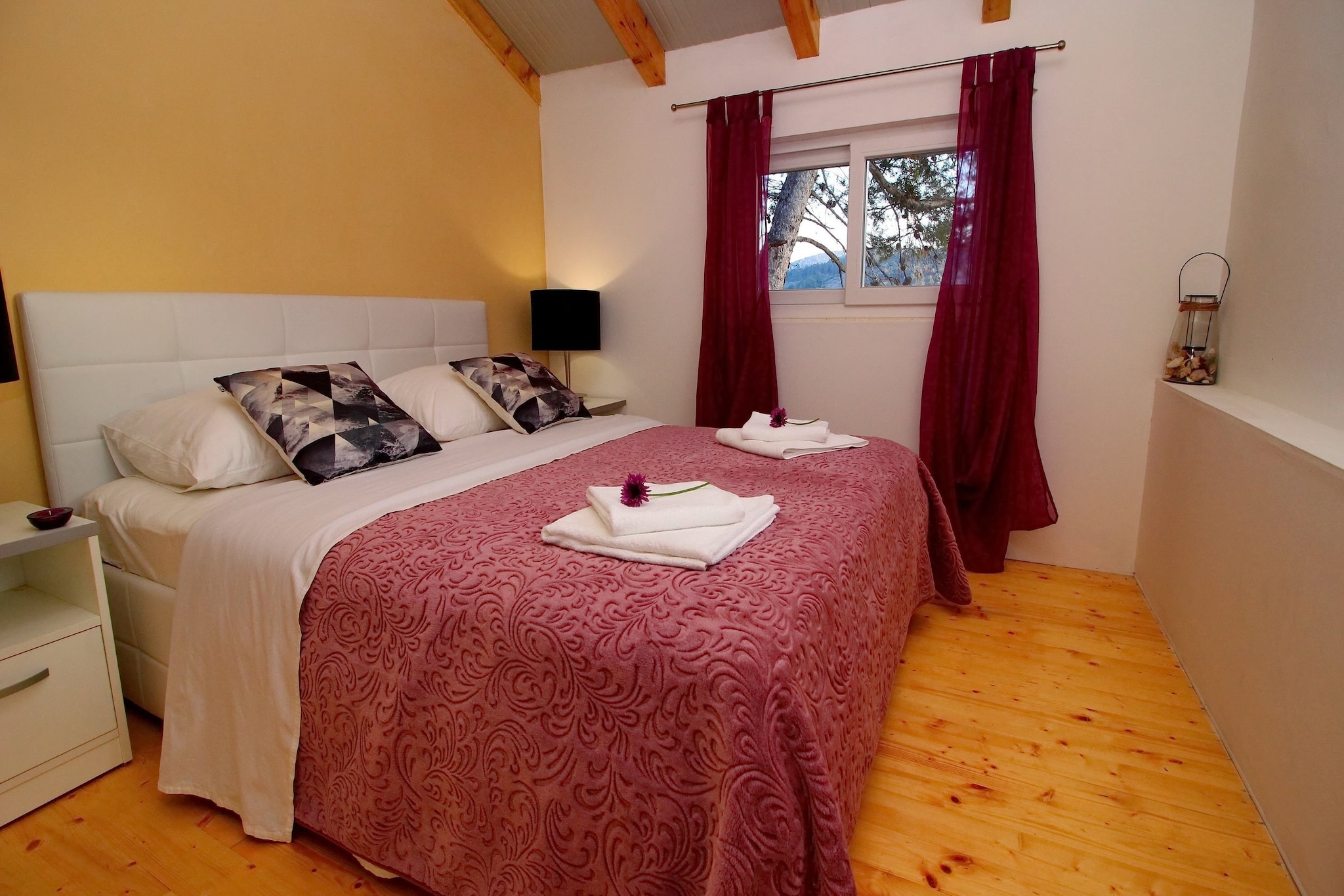 Holiday Home Bili Žal - Two Bedroom Holiday Home with Terrace and Sea View-Schlafzimmer