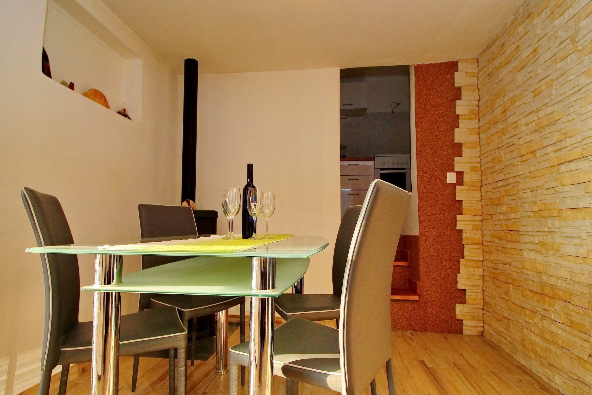 Holiday Home Bili Žal - Two Bedroom Holiday Home with Terrace and Sea View-Esszimmer