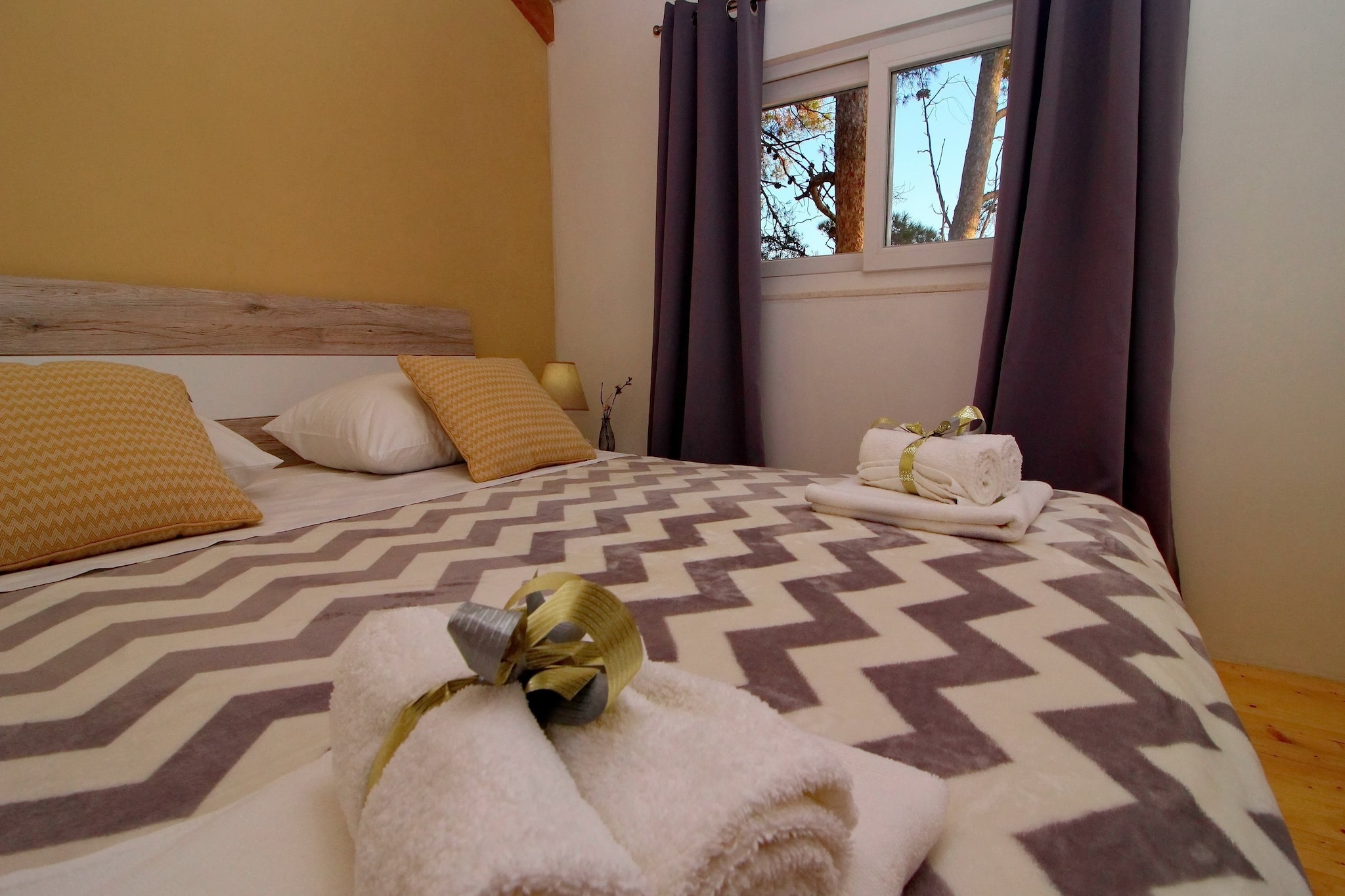Holiday Home Bili Žal - Two Bedroom Holiday Home with Terrace and Sea View-Schlafzimmer