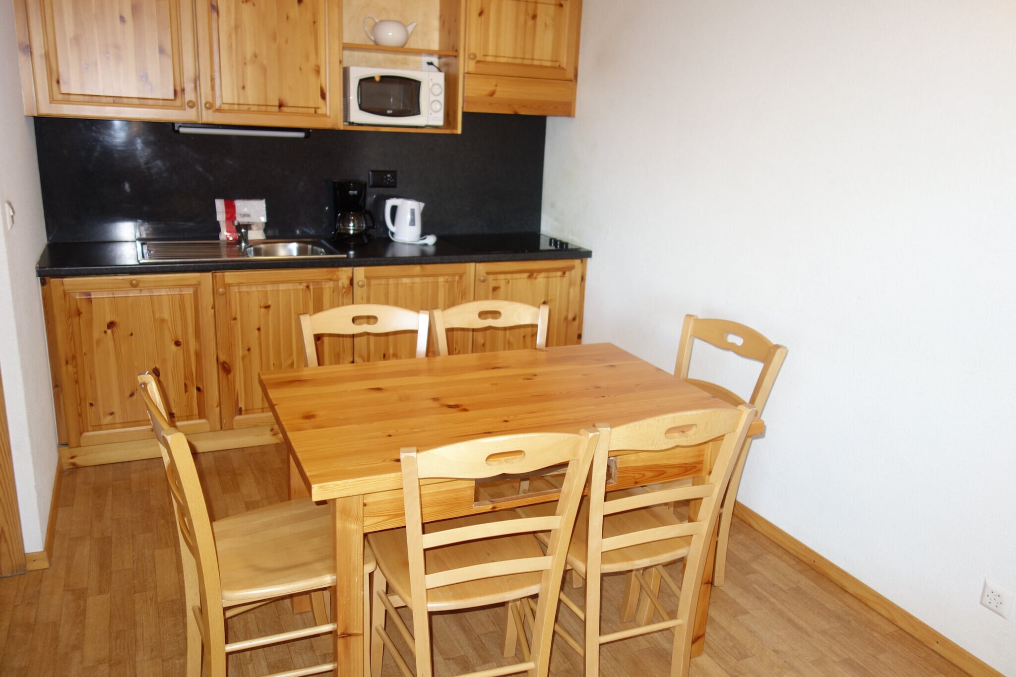 Discover a charming 3-star apartment in the heart of Nendaz, nestled within the stunning 4 Vallées ski area. This cozy 40 m² flat comfortably sleeps up to 6 guests, making it perfect for families or groups seeking a memorable alpine escape.
Enjoy ski-in/ski-out access just 100 meters from the cable car and slopes, along with breathtaking valley views from the balcony. The bright living room features a sofa bed, flat-screen cable TV, and WiFi, while the fully equipped kitchen includes a fridge, microwave, dishwasher, and coffee maker for your convenience.
The apartment offers two bathrooms—one with a bath and the other with a shower—and flexible sleeping options including two single beds and bunk beds. Additional amenities include a sauna (extra charge), laundry room, ski storage, outdoor parking (subject to availability), and a pet-friendly policy, ensuring a comfortable and convenient stay for all.