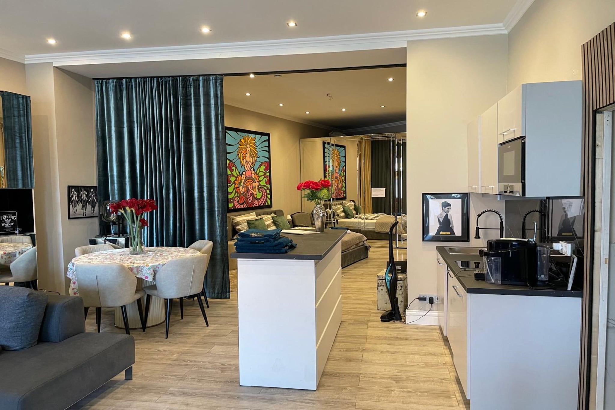 Suite im Taunus-Living room