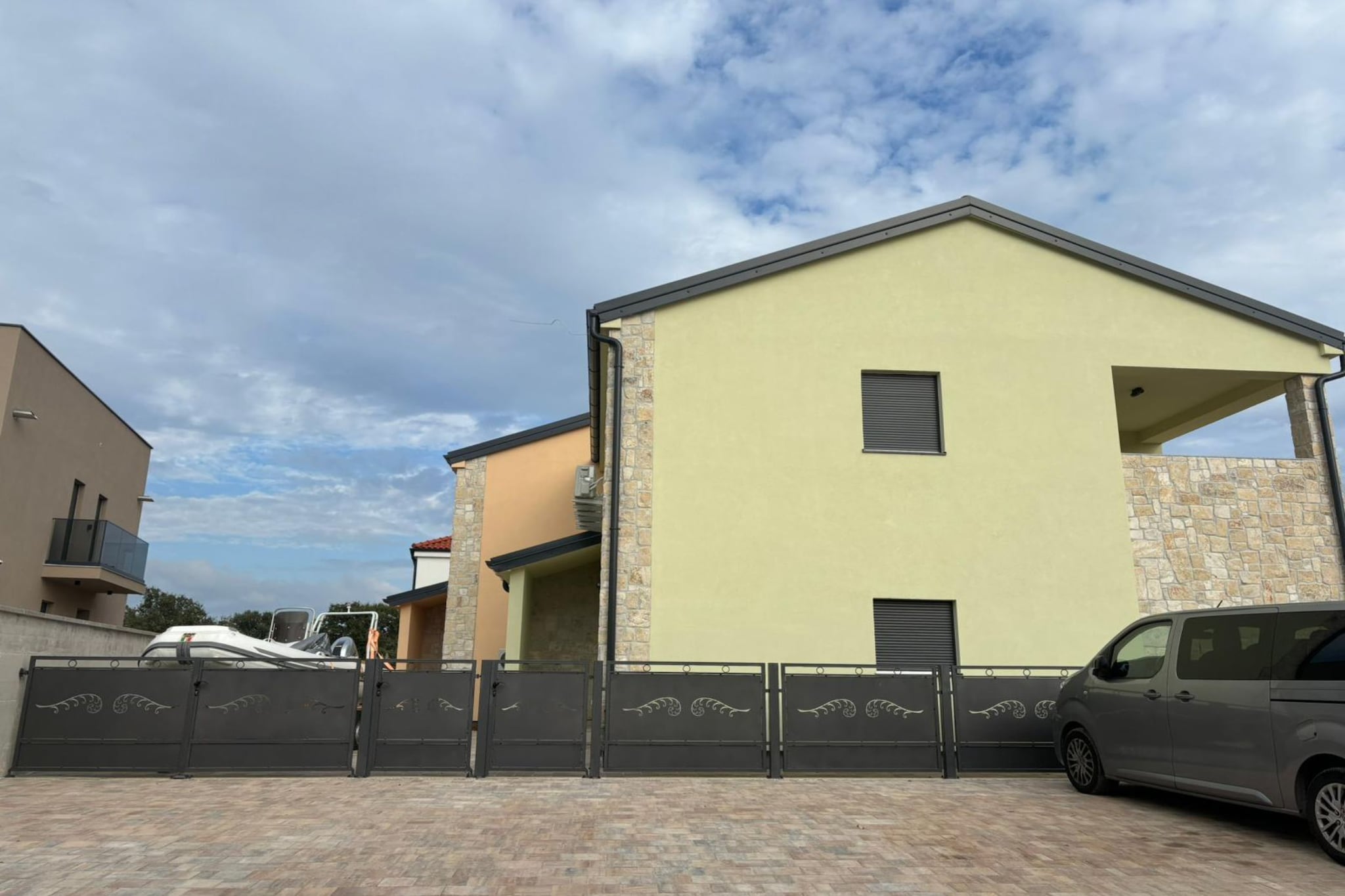 Holiday House 1