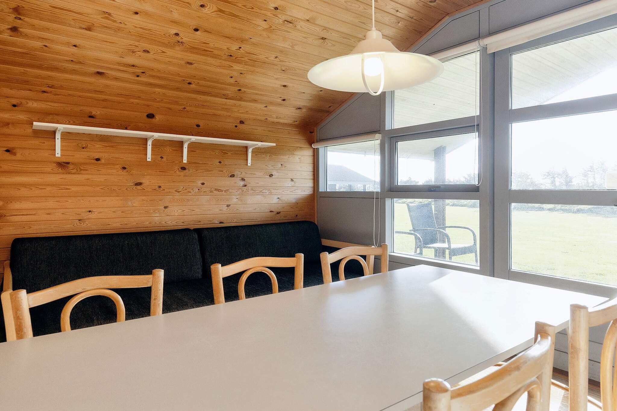 Internet Access DSL, Kitchen(cooker(4 ring stoves, gas), cooker(2 ring stoves, gas), coffee machine, fridge), Living/bed room(2x single folding bed), bedroom(2x bunk bed), bedroom(bunk bed), bathroom(washbasin, toilet), heating(central), terrace, deckchairs