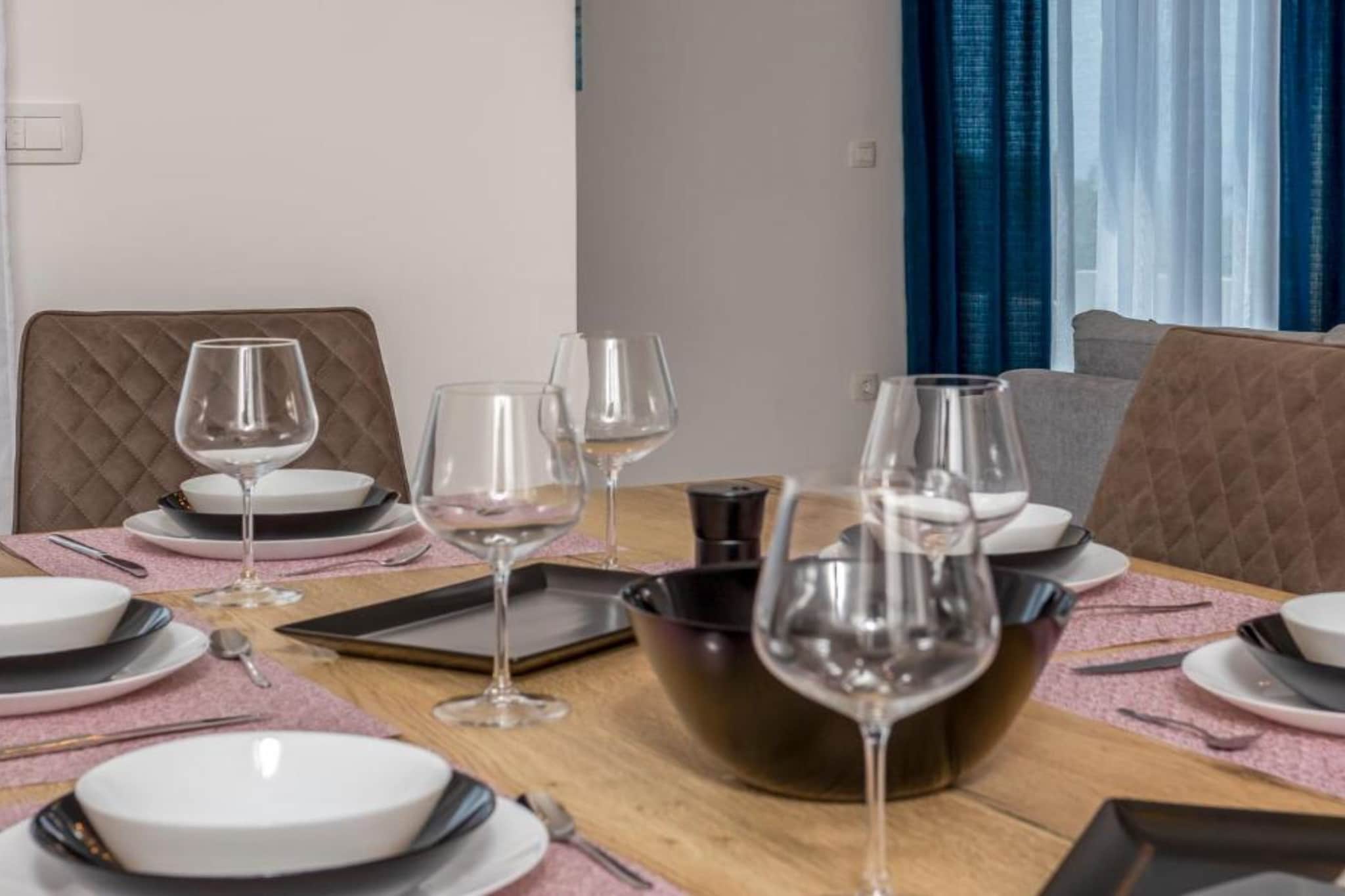 Villa Fran - Four Bedroom Villa with Private Pool-Esszimmer