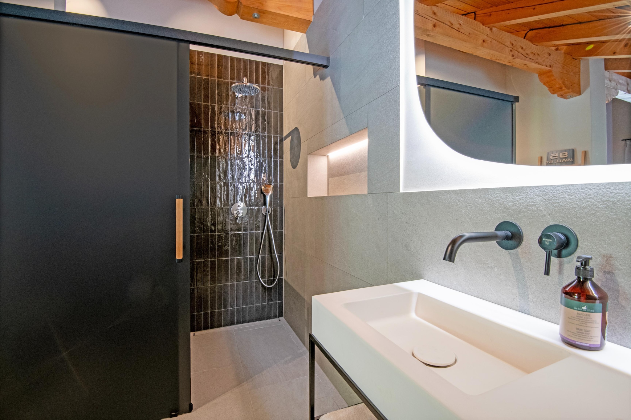 Mountain Retreat B - Badkamer