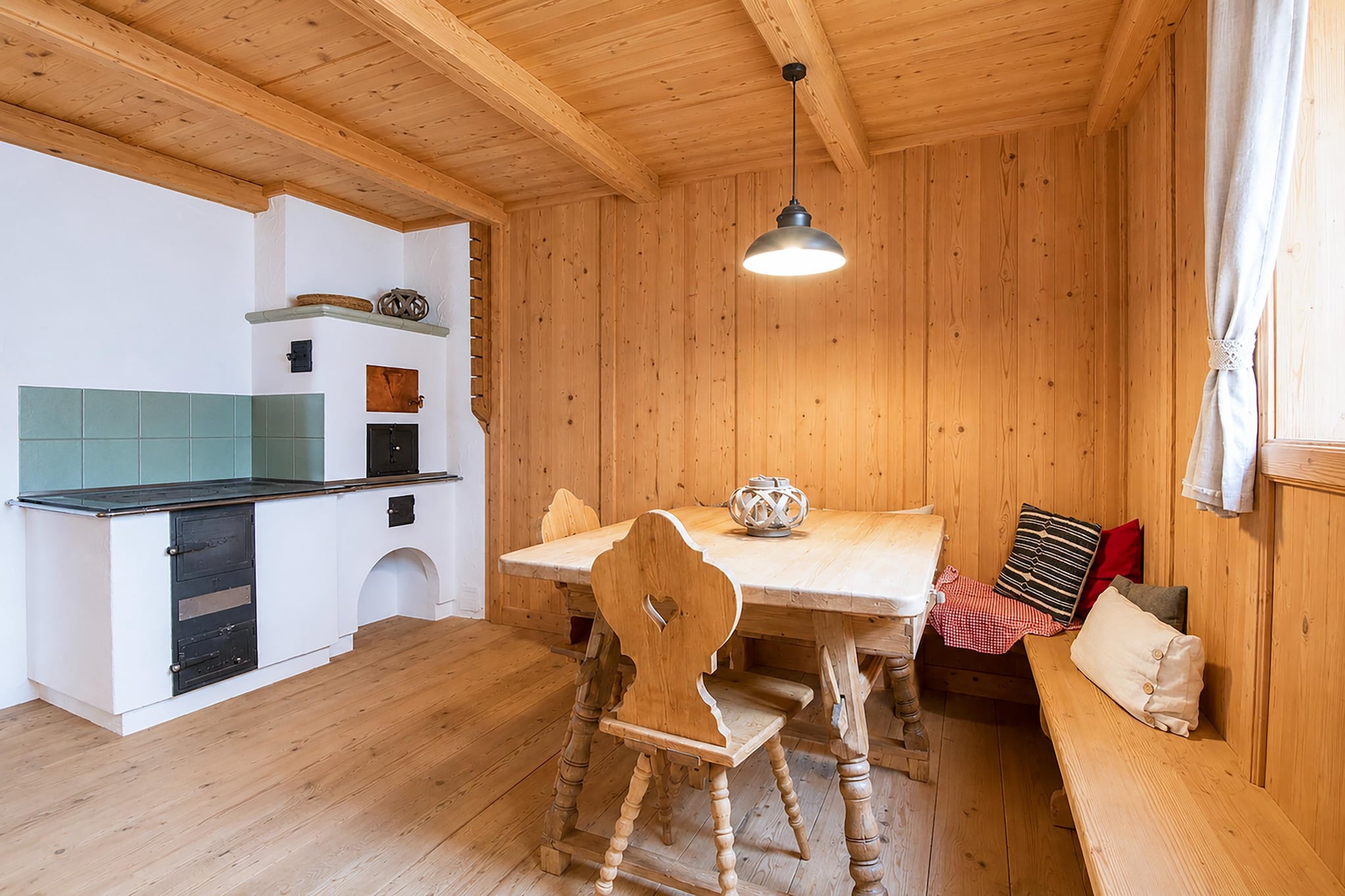 Mountain Retreat A - Eetkamer