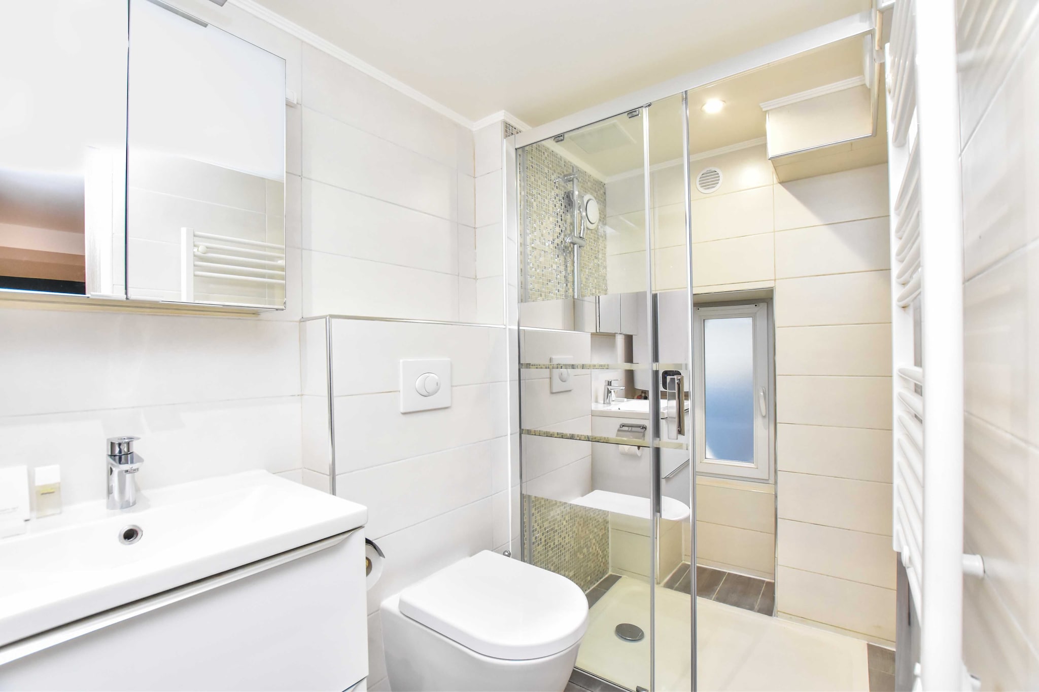 Modern studio in the heart of Paris