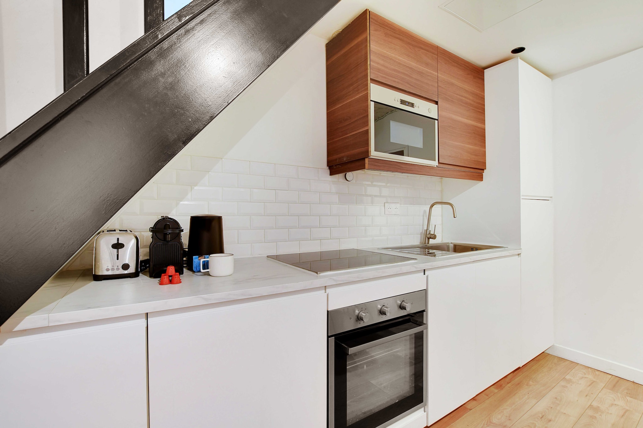 Checkmyguest offers you a welcoming 63 m², 2-bedroom apartment in the Bel-Air district, Paris 12ème. Ideal for unforgettable stays, it's close to the Tropical Aquarium at the Palais de la Porte-Dorée and the vast Square Charles-Péguy, perfect for relaxing moments.
The geographical location of the apartment will allow you to move around the capital very easily via these many public transport options : 

- Bel-Air metro station (line 6): Just a 5-minute walk away, Bel-Air station provides quick access to various Paris neighborhoods via line 6.

- Métro Michel Bizot (line 8): Just a 4-minute walk away, Michel Bizot station on line 8 further expands your options for getting around the city.

- RER Nation (RER A, lines 1, 2, 6, 9): Although a 16-minute walk away, Nation station is a major hub offering connections to RER A as well as metro lines 1, 2, 6, and 9, allowing great flexibility for exploring Paris.

- Vélib station: A nearby Vélib station provides easy access to a network of self-service bicycles, offering a convenient alternative for exploring the city at your own pace.

- Cab companies, including Taxis G7: Taxis G7, one of the most popular cab companies, are available by calling 36 07, offering a reliable and comfortable way to get around the capital.