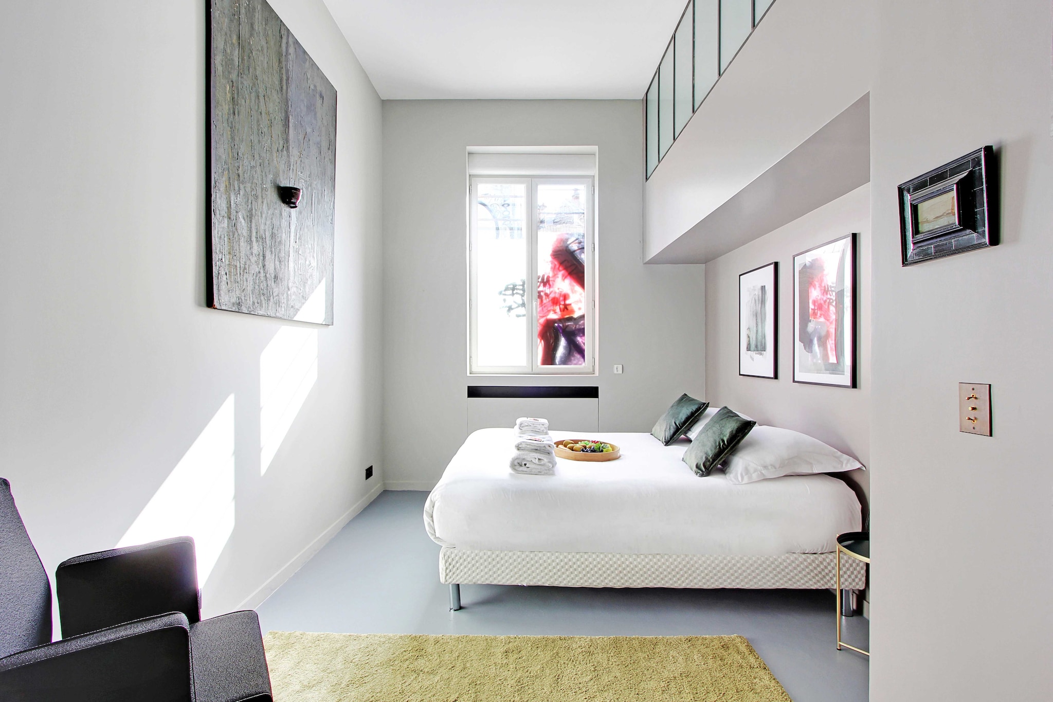 Ground floor: (Living room(single sofa bed, TV, dining table), Kitchen(stove, electric kettle, toaster, coffee machine, microwave, fridge, dishes and cutlery, Cooking basics), bedroom(double bed), bedroom(single bed, double bed), bathroom(shower, toilet, Towels/Sheets (Incl.), shampoo, Essentials))\n\nBed Linen, Hot Water, Internet Access DSL, Wardrobe, First Aid, TV, heating, iron, hairdryer, Dedicated workspace