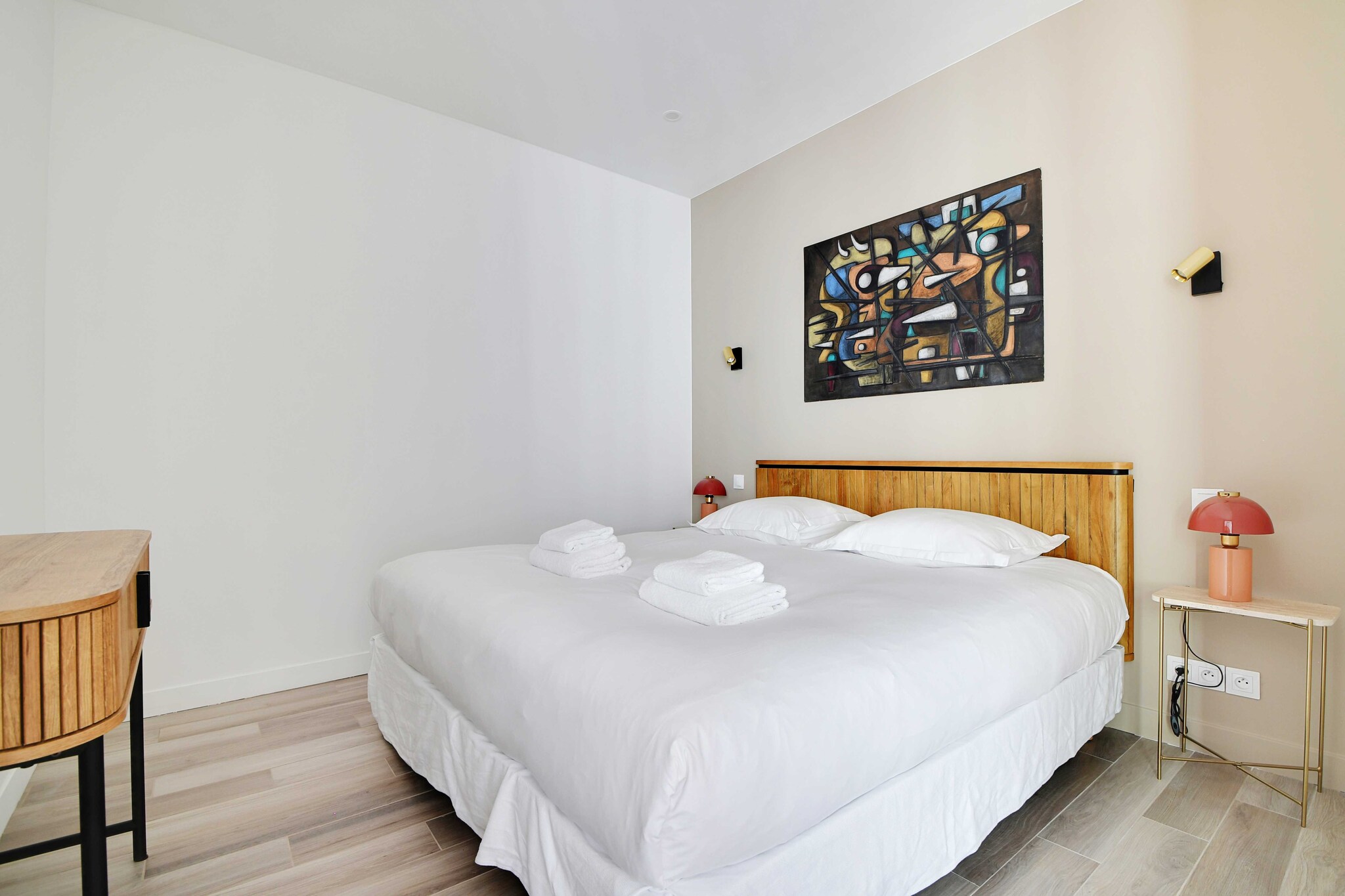 Charming aptt with patio - 2BD/4P - Monceau Park