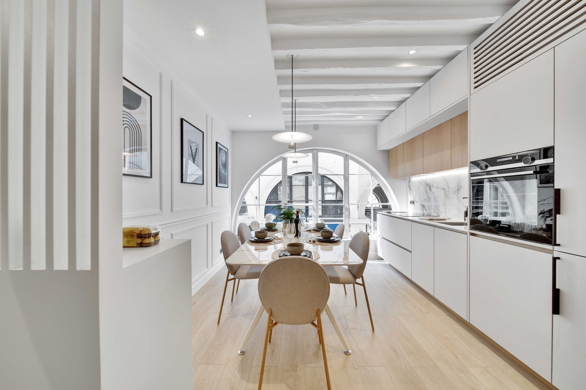 This beautiful and unlikely townhouse is located in the heart of Paris and offers an exceptional location in Passage Choiseul, a Parisian passage classified as a historical monument.  The apartment is on 5 floors so if you have mobility issues this spot might not be the best one for you.
The location will allow you to move quickly and easily in the
The location will allow you to move quickly and easily in the capital thanks to many possibilities of public transport:
 - Metro:Pyramides (lines 14, 7 ) located at 3 minutes by foot.
  - Subway: Quatre Septembre (line 3), 5 minutes by foot
 - RER: Châtelet les Halles (RER A, RER B, RER D), 10 minutes by foot
- BUS (day and night)
  - Vélib station
- Autolib station
  - Several cab companies available: Taxis G7 (the most used): call 3607