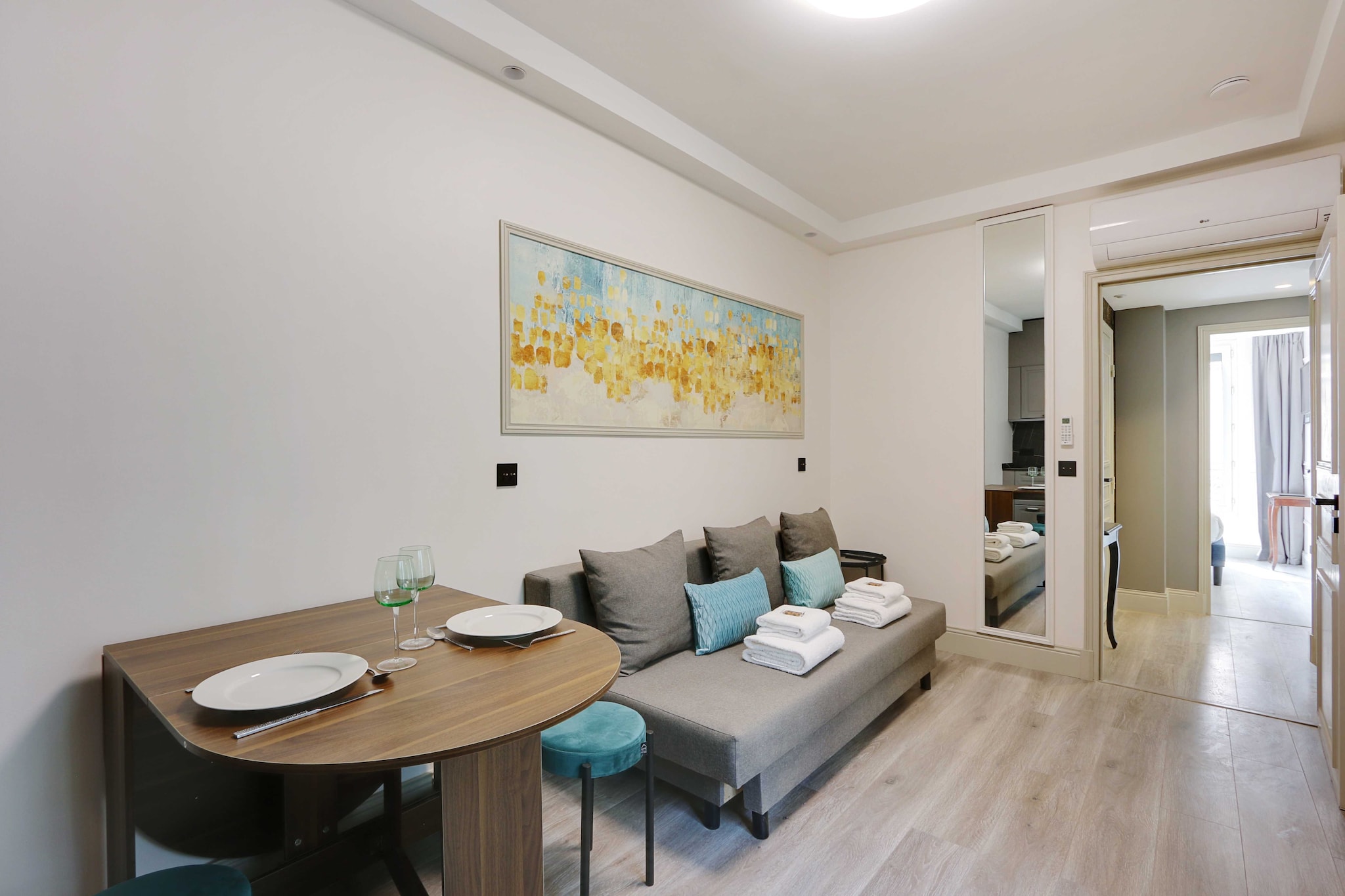 Cosy apartment with balcony - 2BR/6P- La Roquette