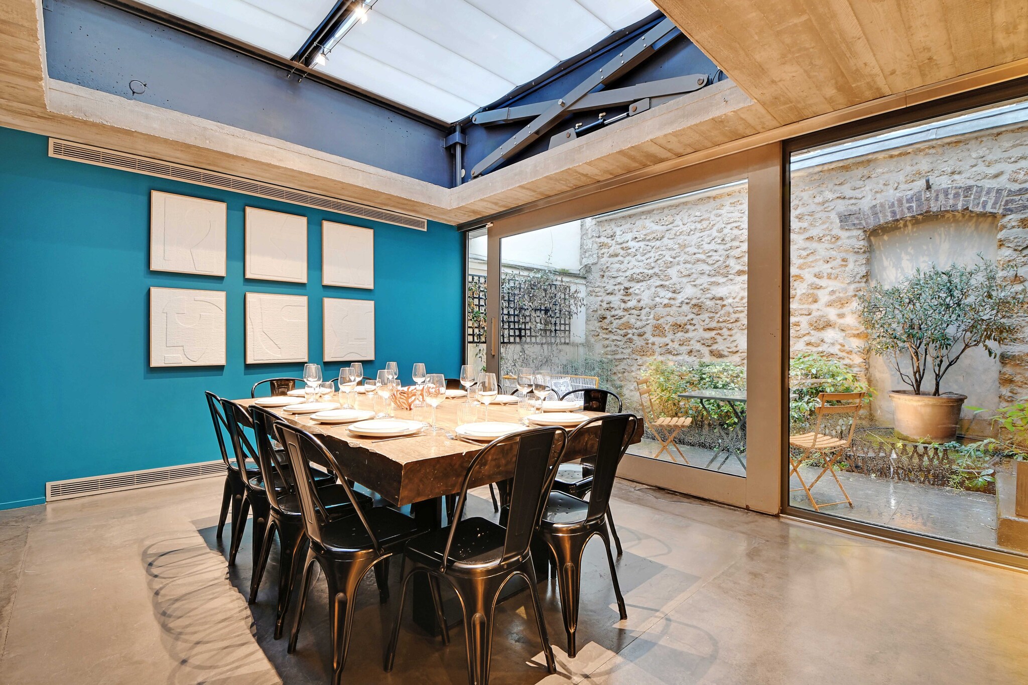 Fabulous House : a Gem in Chic Western Paris