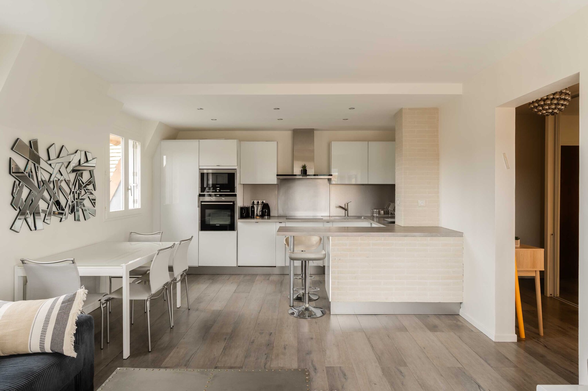 Renovated apartment sleeping 6 - pool and tennis
