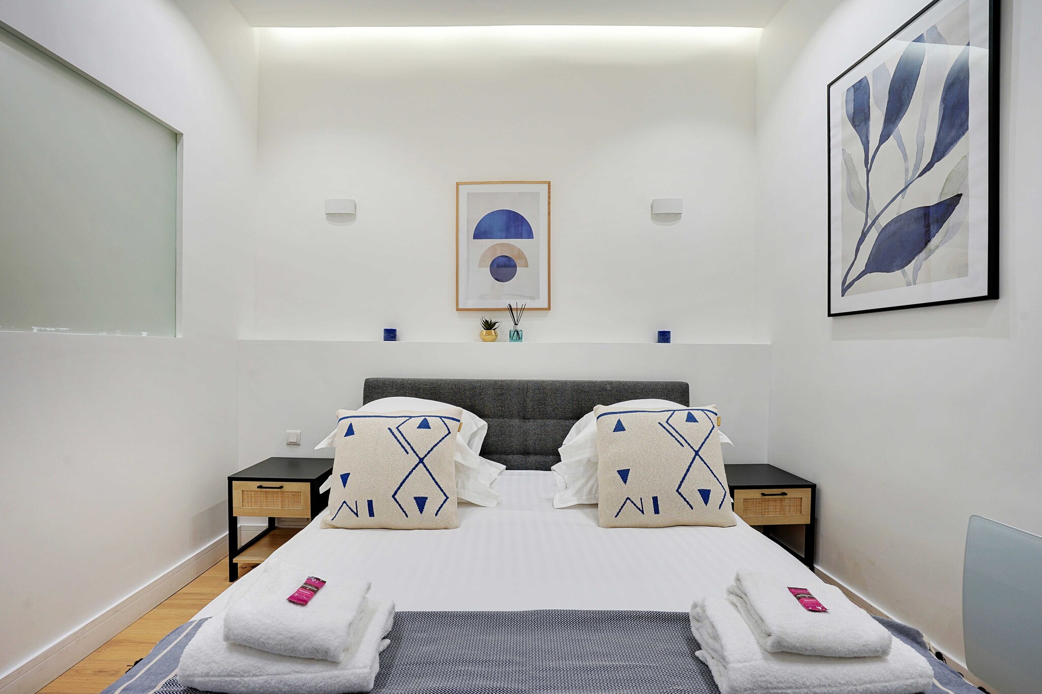 Ground floor: (Living room(double sofa bed, TV), open kitchen(dining table, hob, electric kettle, toaster, coffee machine, microwave, fridge, electric hot plates, dishes and cutlery, Cooking basics, Wine glasses), Bedroom with bathroom(Bed Linen, Hot Water, Wardrobe, hairdryer, shampoo, Queen Bed))\n\nDesk, Internet Access DSL, First Aid, Play area, washing machine, heating, iron, Towels/Sheets (Incl.), Essentials, Dedicated workspace, Cleaning Disinfection, Downtown, Enhanced cleaning practices, Long term stays allowed, Town