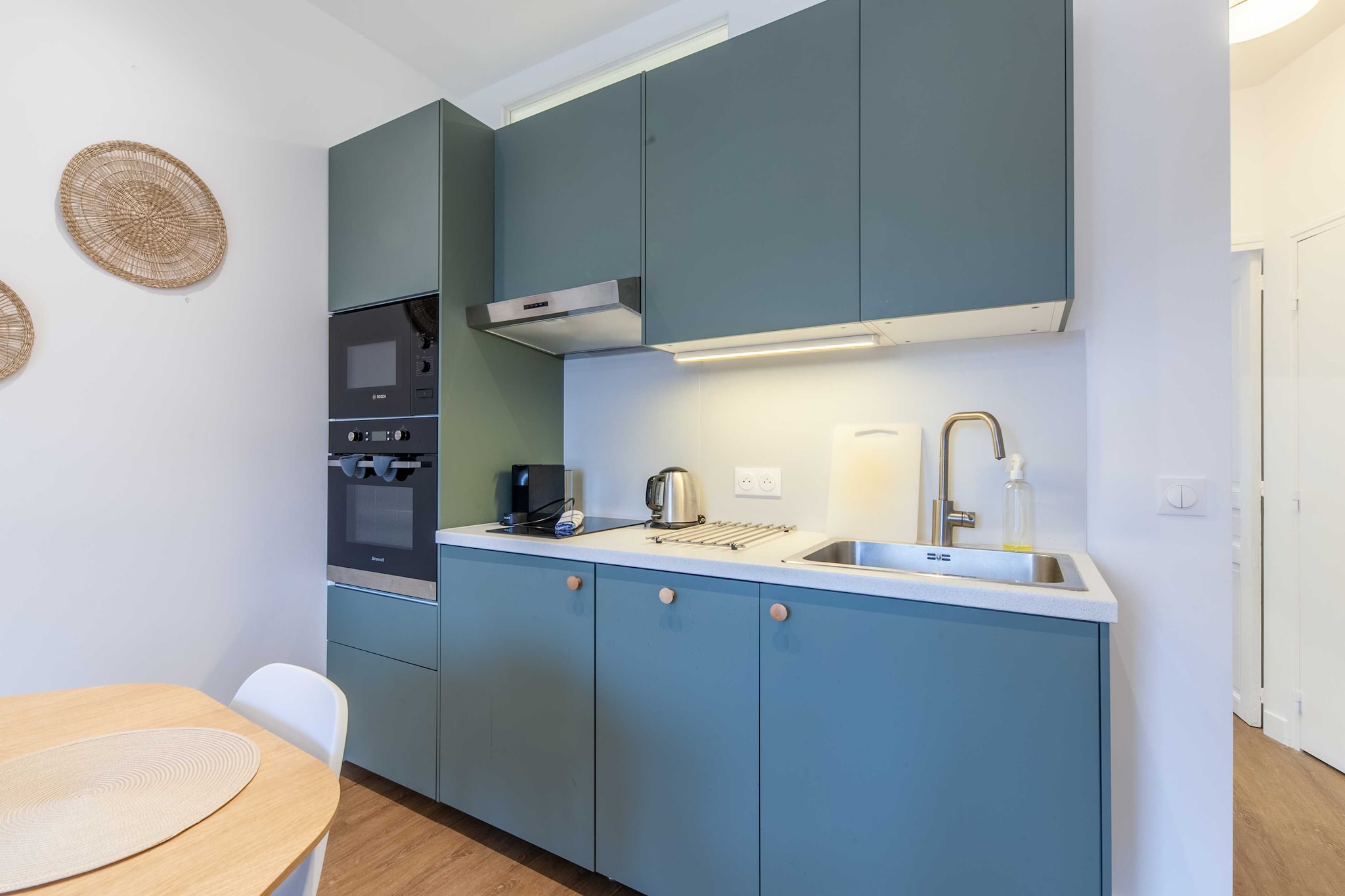 Apartment 4 people w/ balcony 500m from the beach
