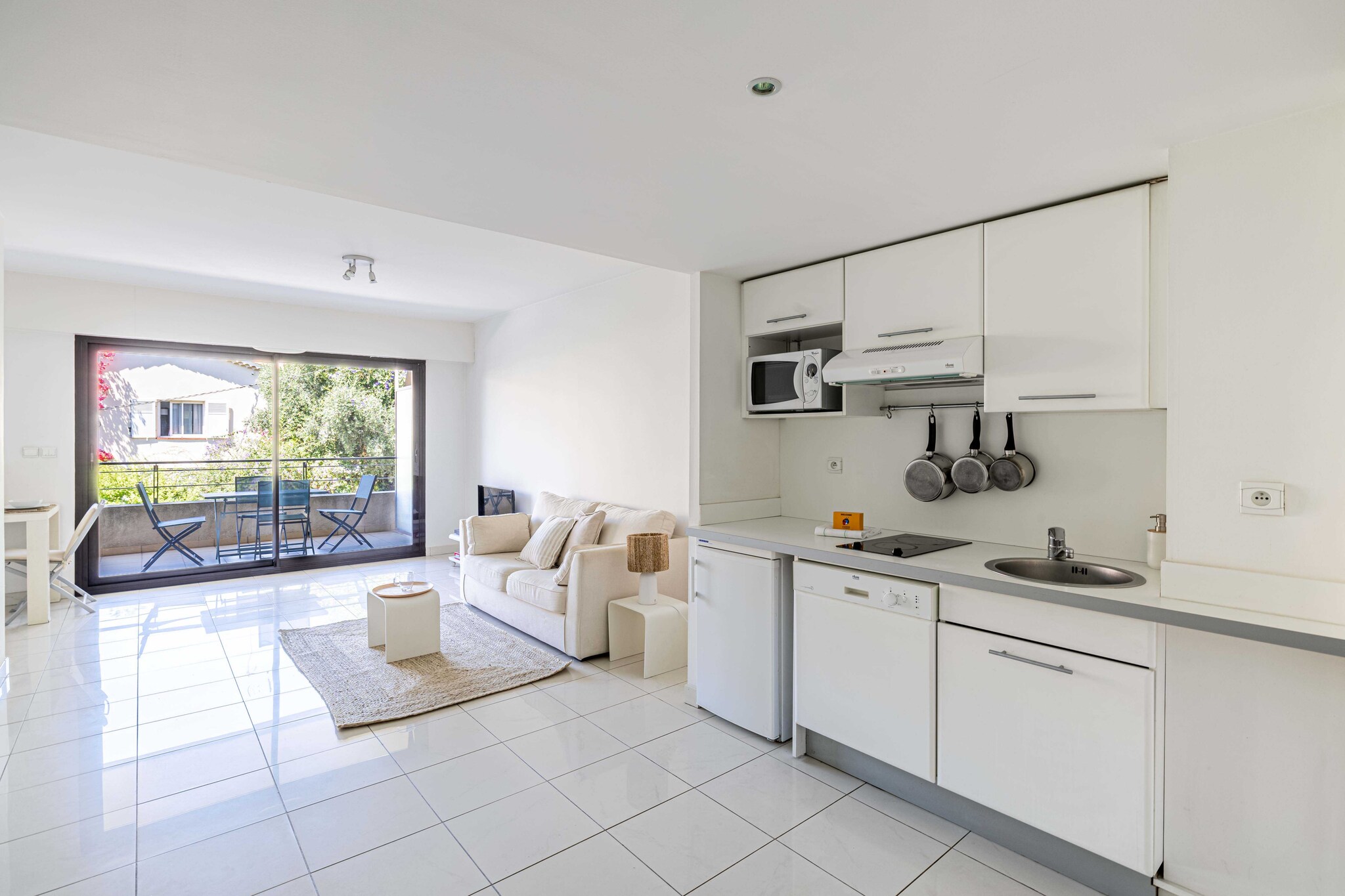 Charming 1 bedroom flat with balcony/pool - Cannes