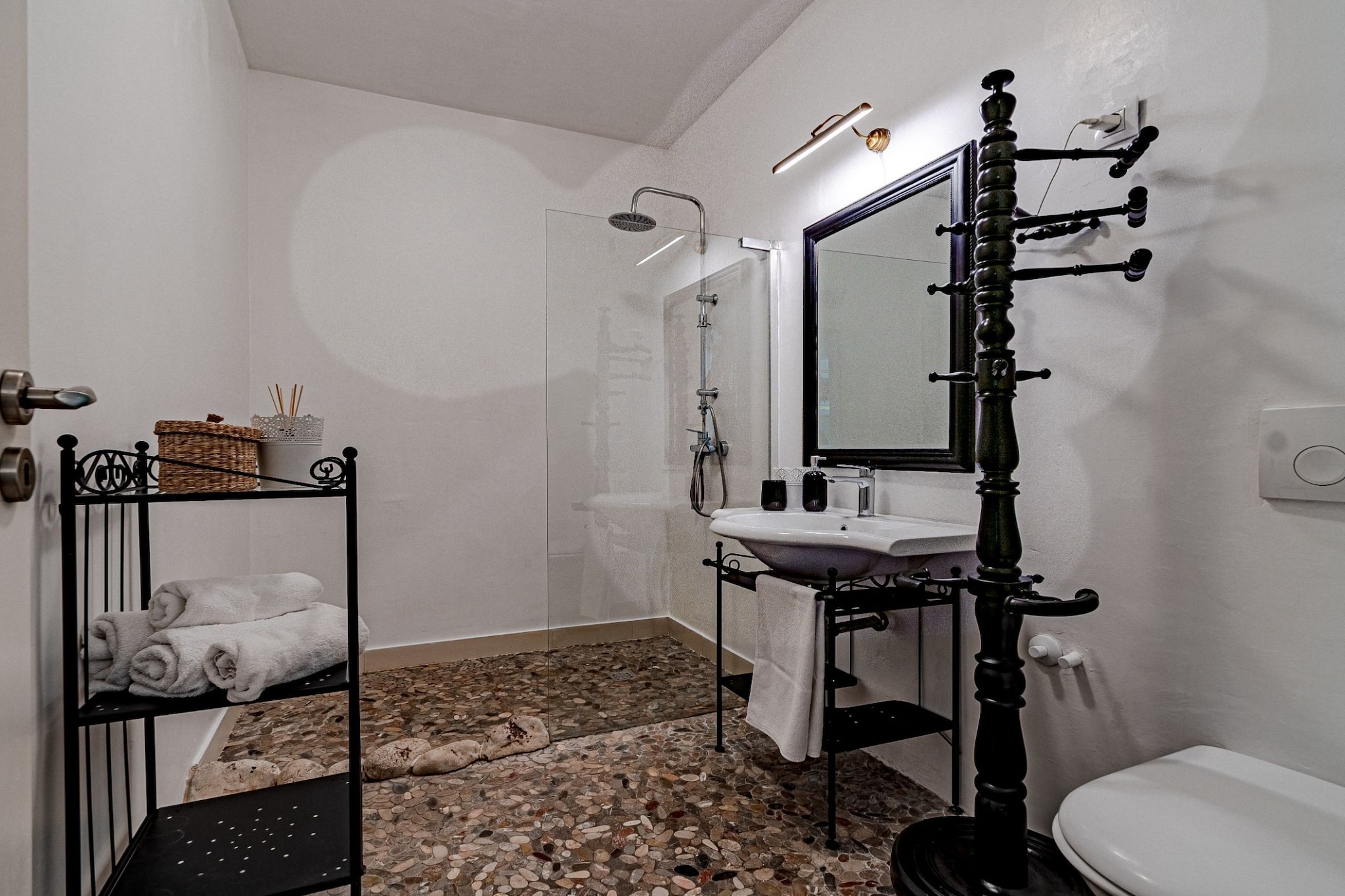 Stone House Anfitrite - Two Bedroom Villa with Private Pool and Terrace-Badezimmer
