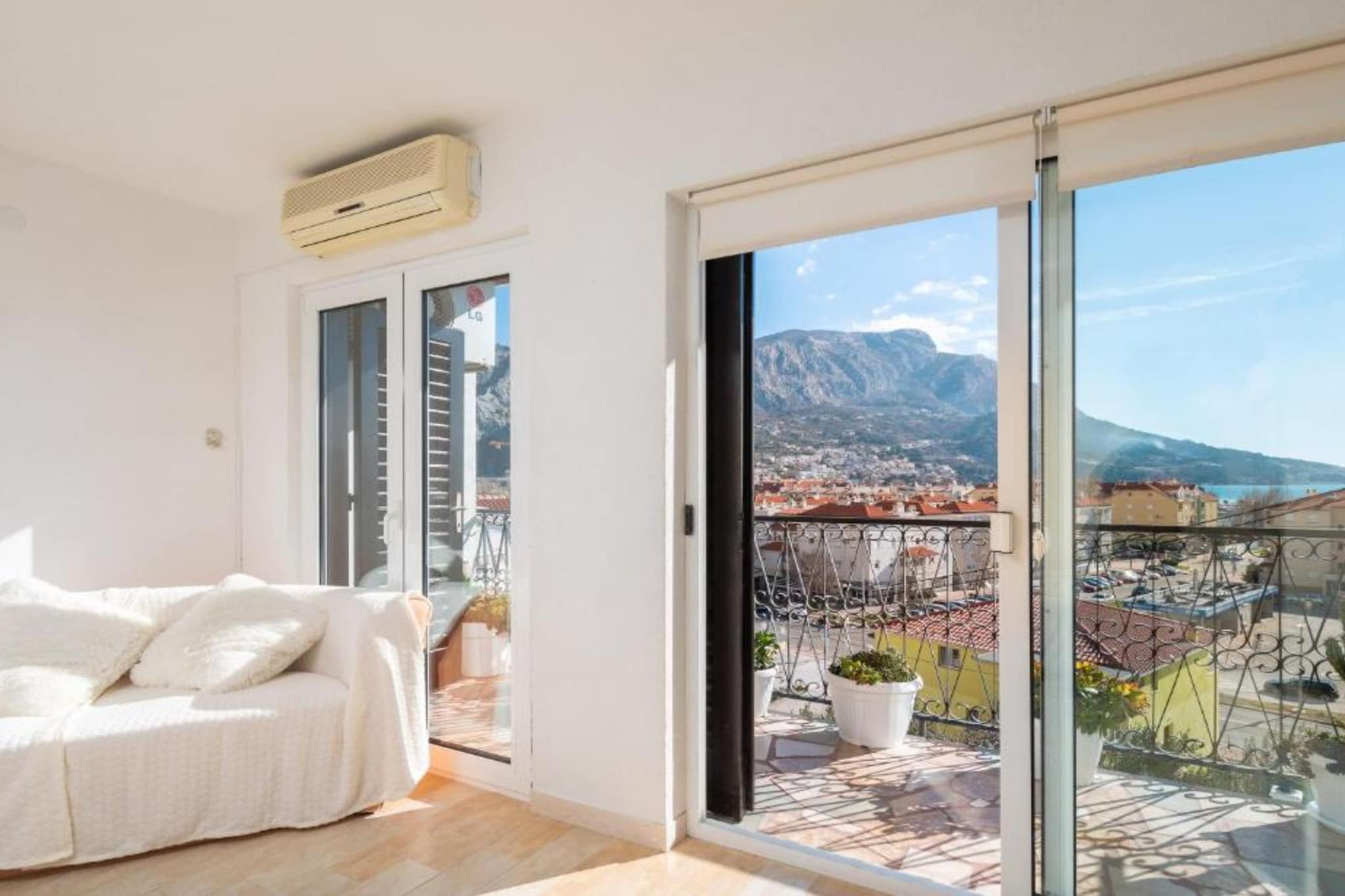 Omis River & Sea Escape - One Bedroom Apartment with Balcony and Sea View