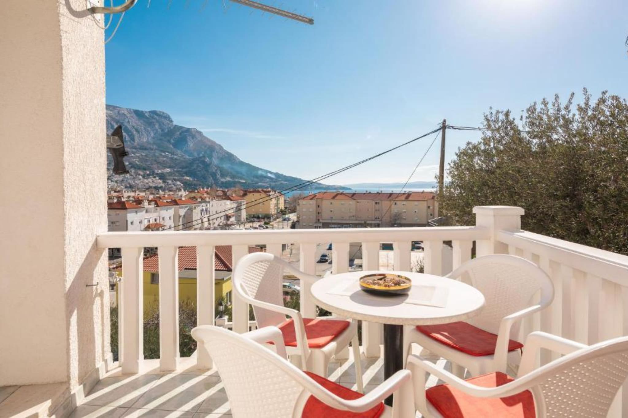 Omis River & Sea Escape - One Bedroom Apartment with Balcony and Sea View-Balcon-terrasse