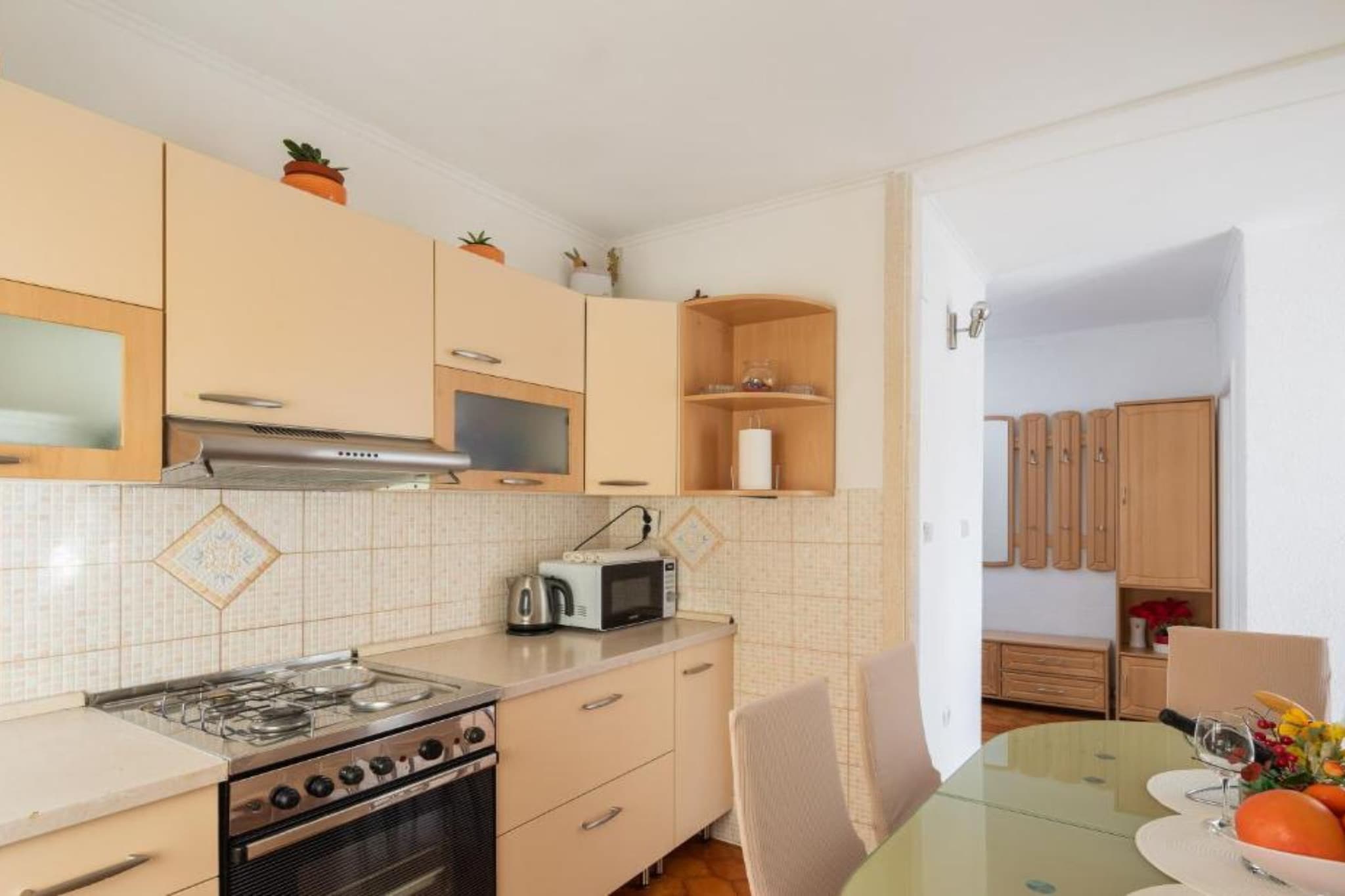Omis River & Sea Escape - One Bedroom Apartment with Balcony and Sea View-Cuisine