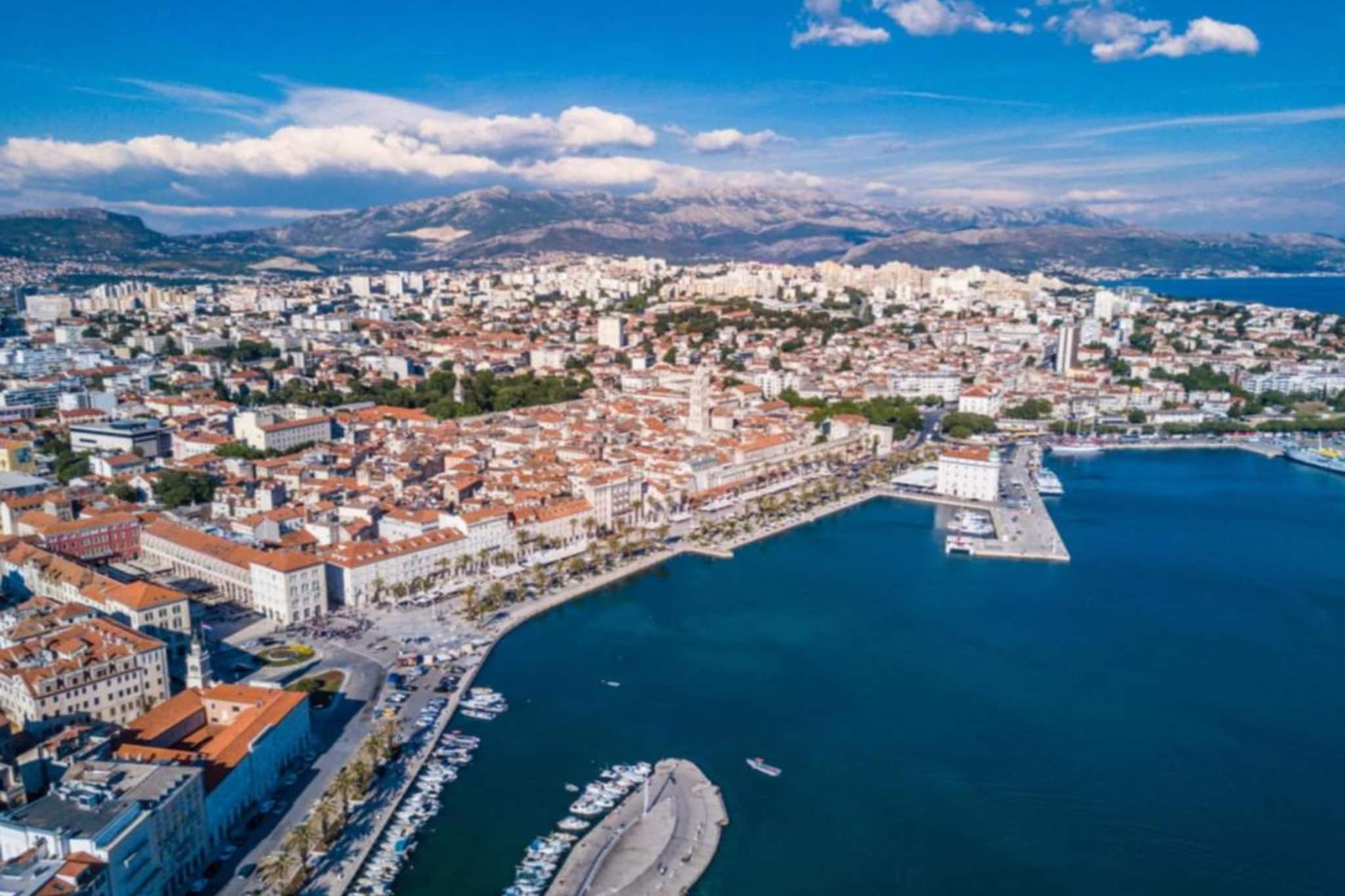 Omis River & Sea Escape - One Bedroom Apartment with Balcony and Sea View-Vue