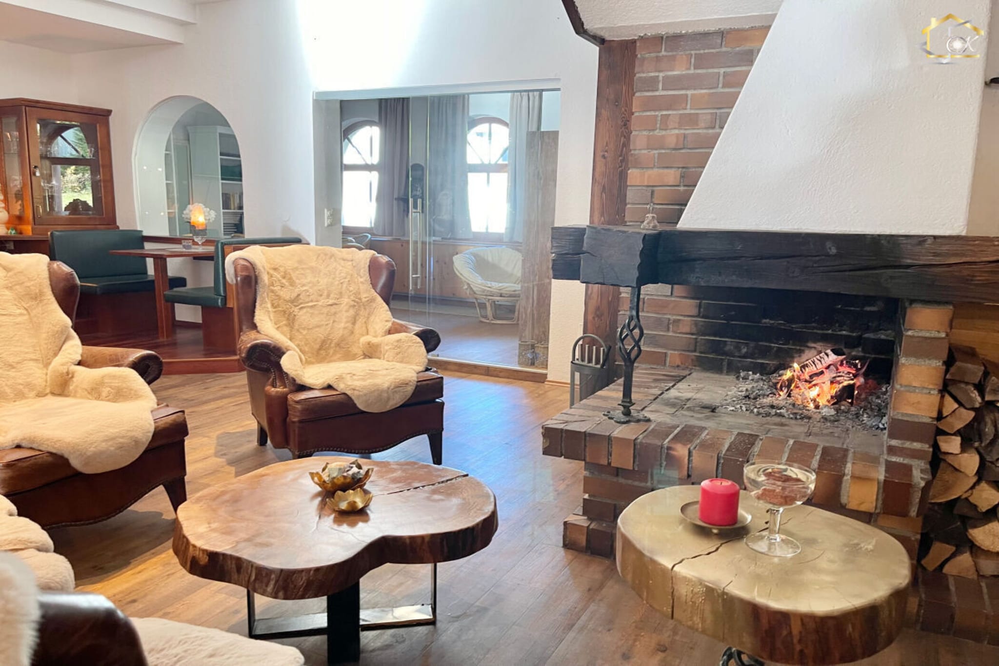526877-Living room