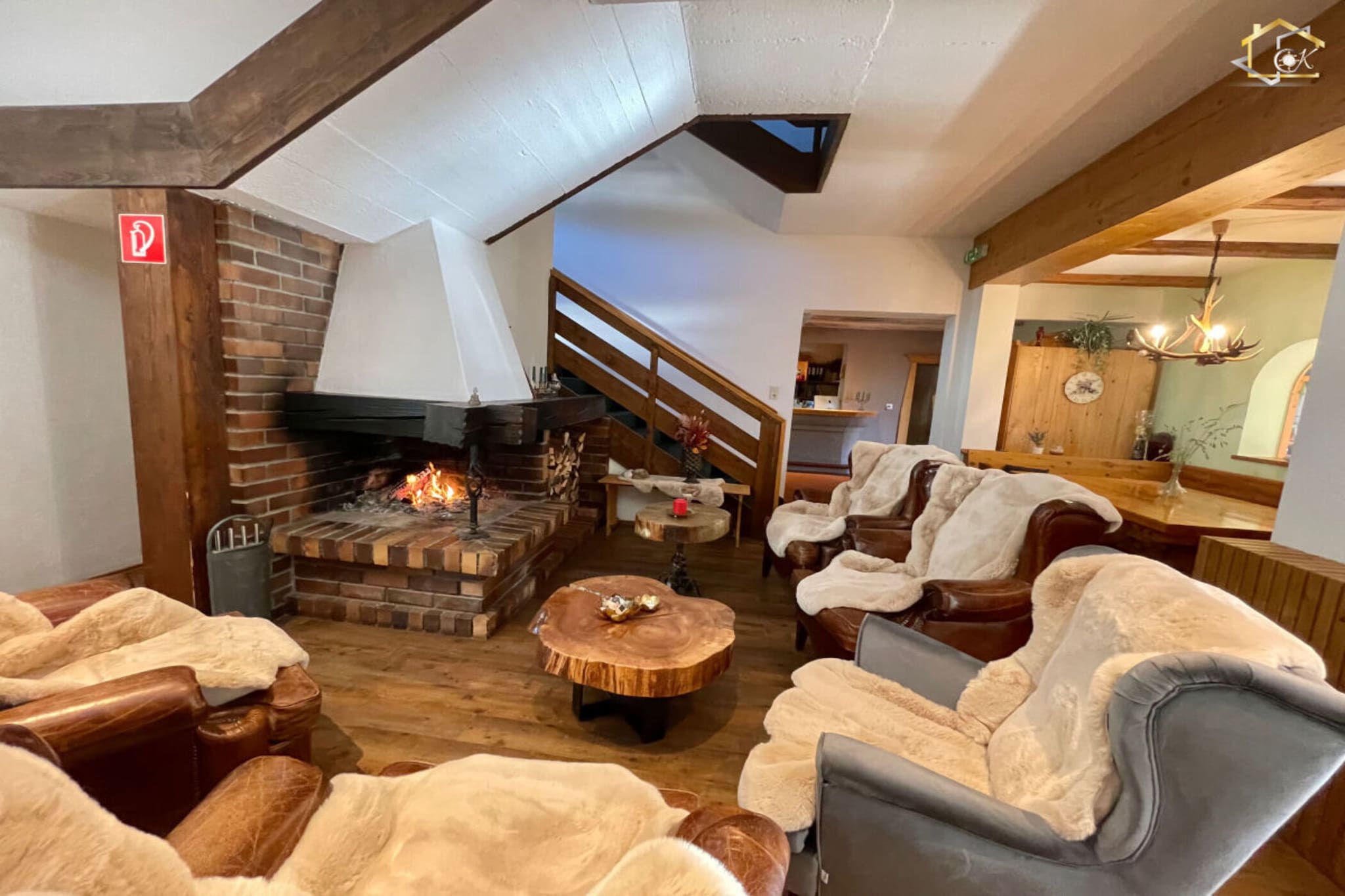 526877-Living room