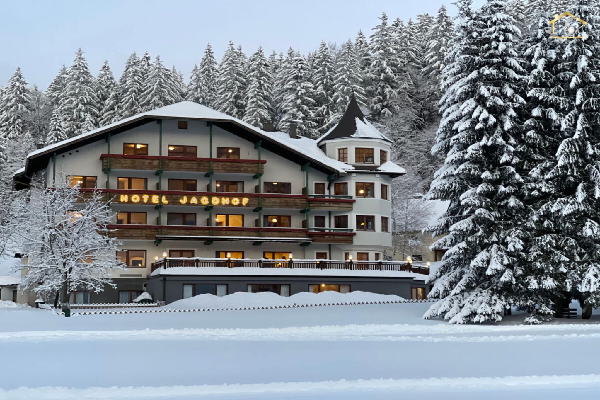 526877-Exterior winter