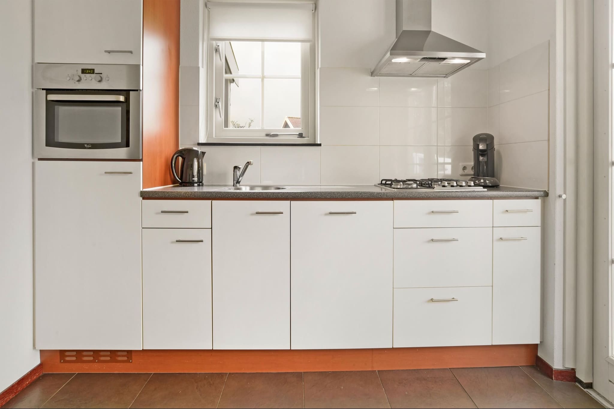 Ground floor: (hallway, Living room(TV, dining table, seating area), open kitchen(electric kettle, cooker(gas), coffee machine(cups), coffee machine(filter), combination microwave, dishwasher, fridge), toilet)\n\nOn the 1st floor: (bedroom(single bed, single bed), bedroom(single bed, single bed), bedroom(double bed), bathroom(shower, washbasin, toilet))\n\njetty, washing machine, garden doors, terrace, garden, garden furniture, parking, children\'s bed, high chair