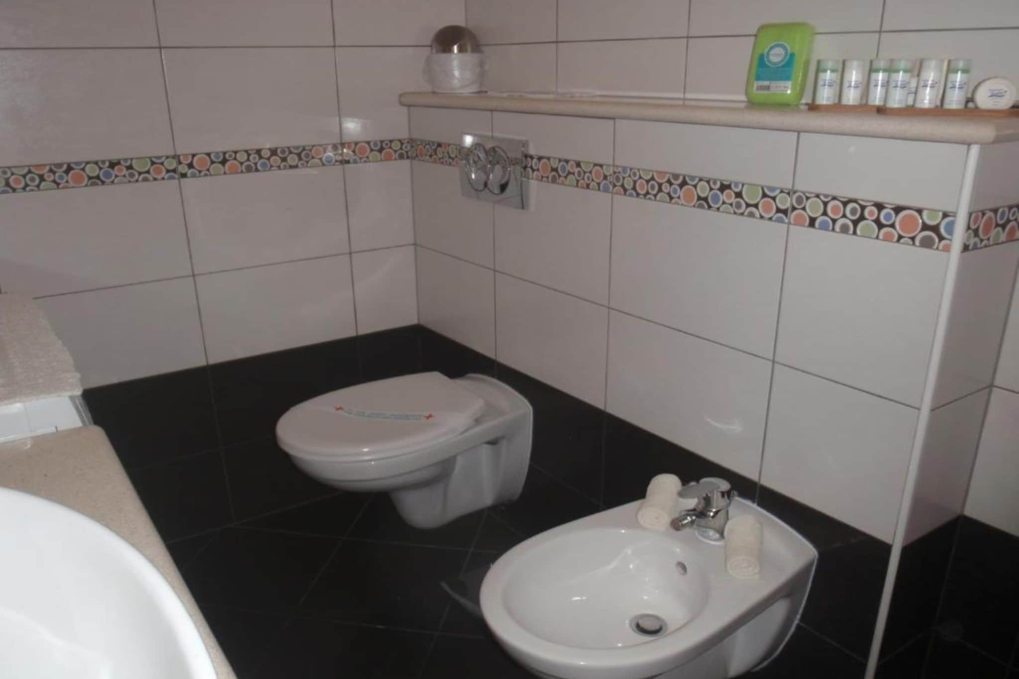 Apartment Plaza - One Bedroom Apartment With Sea View-Badezimmer