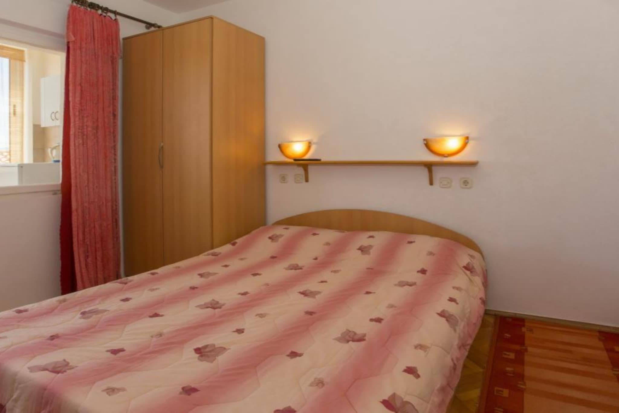 Double Room with Private Balcony (A2)-Schlafzimmer