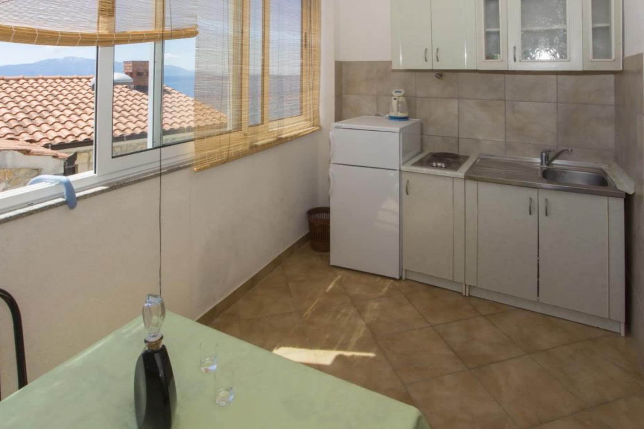 Double Room with Private Balcony (A2)-Küche