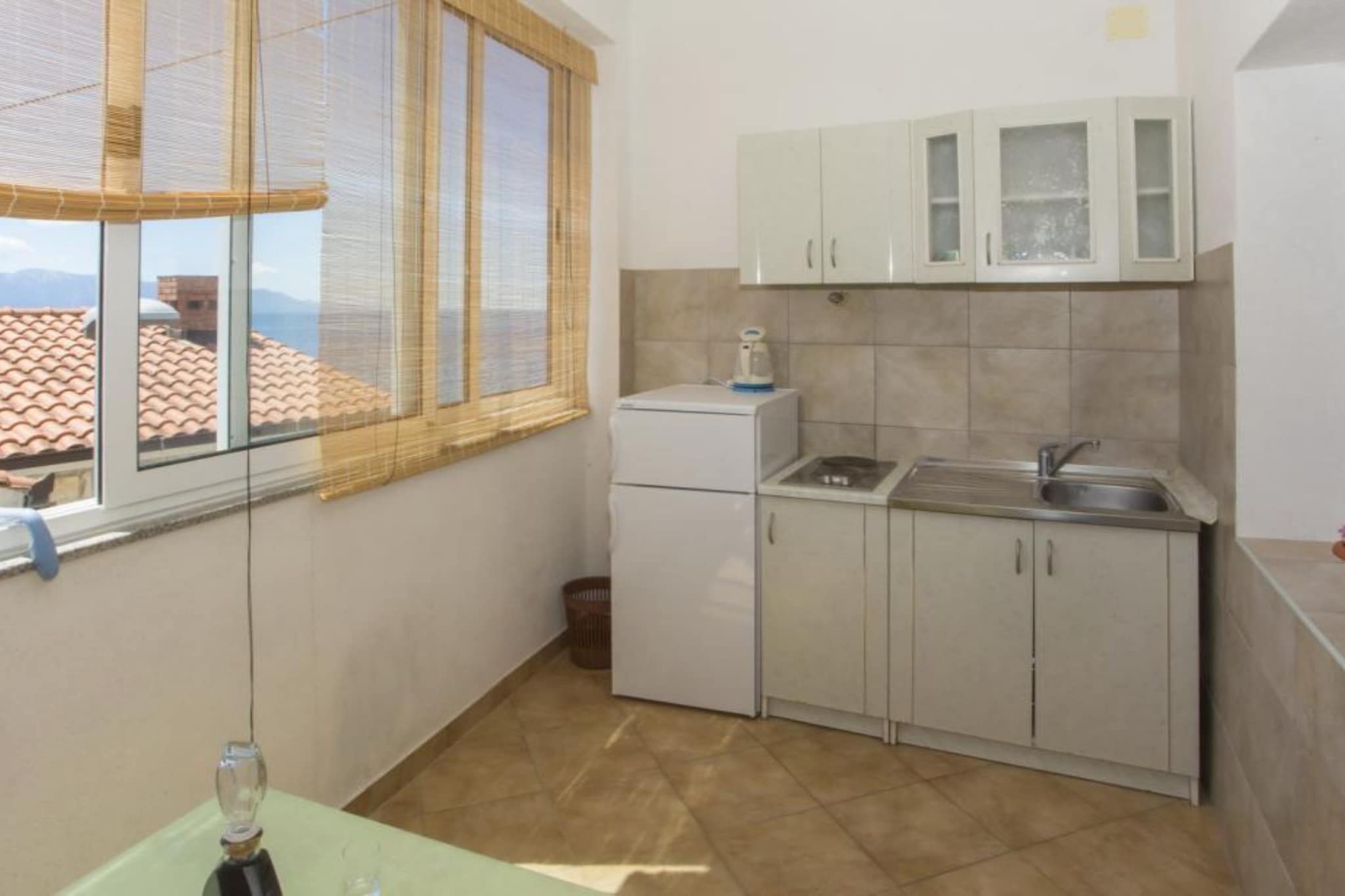 Double Room with Private Balcony (A2)-Küche
