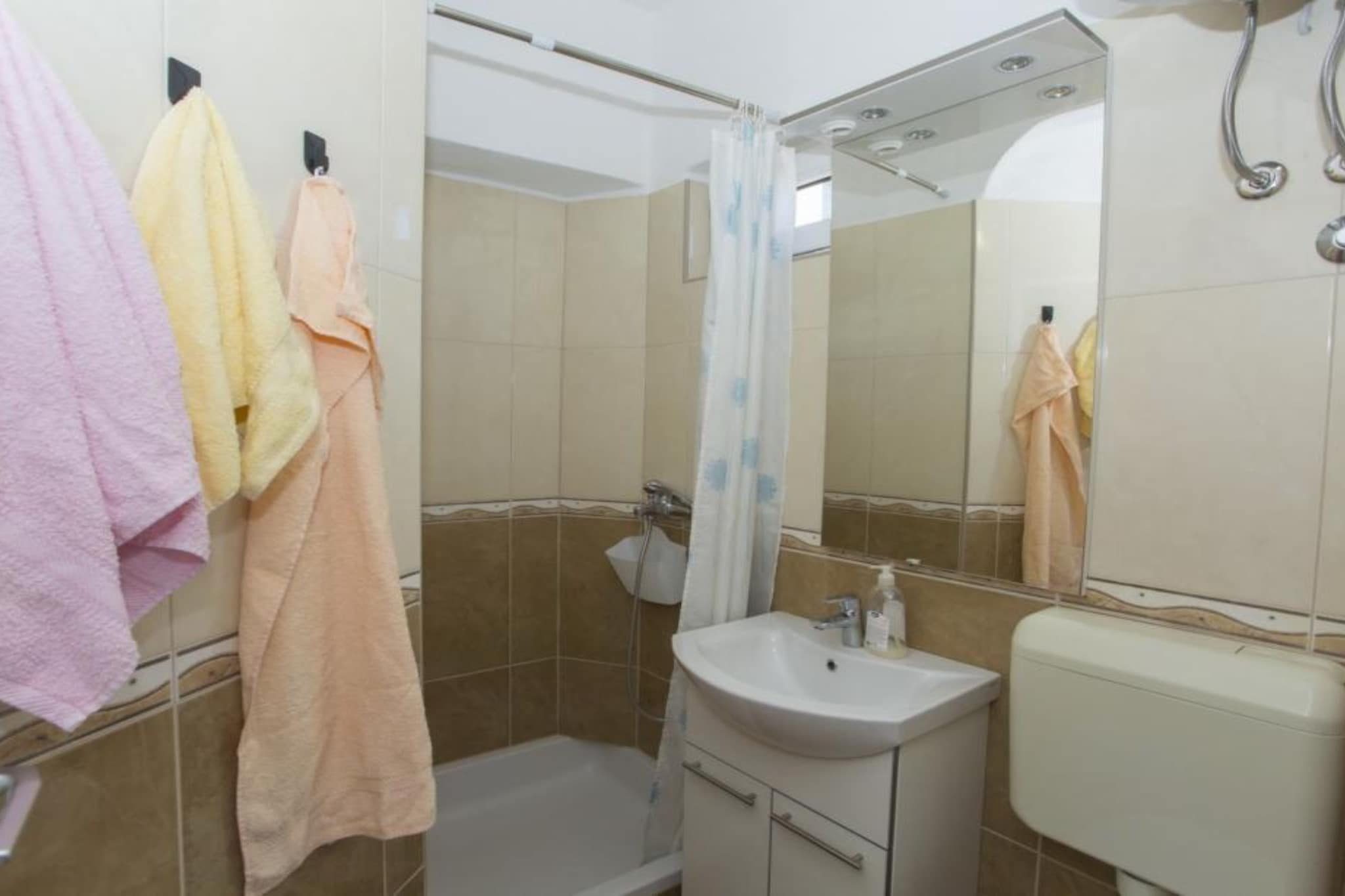 Double Room with Private Balcony (A2)-Badezimmer