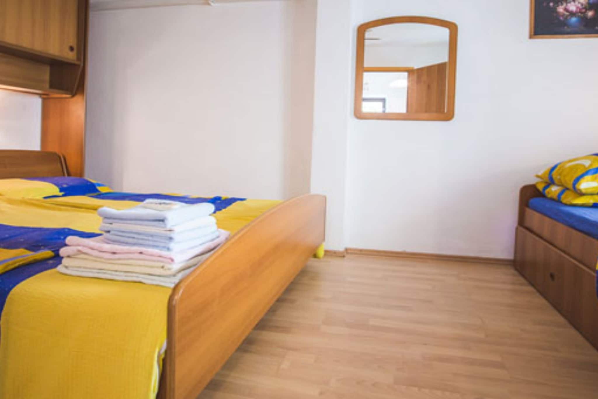 Apartments Jug - Studio Apartment with Private Garden-Chambre