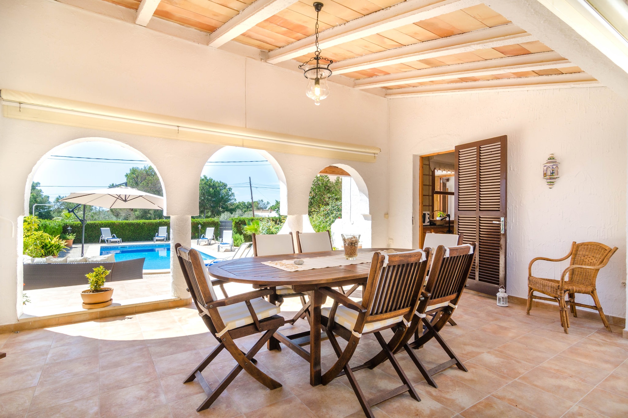 The exteriors are very beautiful. In front of the construction, with an ibizan air, you have a wonderful chlorine private pool, 8 x 4 m and 0.6 to 1.8 m depth. Next to it, there is a space where to enjoy the sun on the 9 sun loungers or a drink, as well as a furnished porch. Then, a terrace invites you to have breakfast or make barbecues in the fresh air.
Inside the house, there is a lovely living-dining room with satellite television, air conditioning and wooden stove. The kitchen is equipped with gas hob. Both stays have access to the outside. As well as that, you have three dormitories with A/C, of which two of them feature a double bed, the other two single beds. Moreover, two of the bedrooms also have wardrobe and one of these even boasts an ensuite shower bathroom. Even so, there is also a second shower bathroom that services the entire house. A cot, a high chair as well as a radiator are also available. The laundry room has washing machine, iron and ironing board.
The chalet is situated at the urbanisation of Cala Pi. Its white fine sand and crystal-clear waters beach has easy access. Moreover, in its surroundings there are other amazing coves and beaches such as Es Trenc or Sa Ràpita. Note: This accommodation is intended for families and guests over 25 years old who are looking for a peaceful stay. Bookings for parties or celebrations are not accepted. A copy of the identification document of all guests will be required to confirm the reservation. Consult the advertiser for possible charges. Pets are not allowed. The holding of events is forbidden. There is exterior parking for 1 cars.
Distances
Beach: 1.2 km - Platja de Cala Pi
Airport: 34.1 km - Son Sant Joan, Palma
Golf course: 17 km - Golf Son Antem Llucmajor
Town: 0.001 km - Cala Pi
Train station: 42.3 km - Estació Intermodal, Palma
Bus stop: 1.1 km - Cala Pi
Ferry: 42 km - Port de Palma
Hospital: 38.6 km - Hospital Son Llàtzer, Palma
Tourist license: ETV/3834The Ecotasa (tourist tax) must be paid cash on site when checking in. The amount varies between 0.55€/night and guest during the low season and 2.2€/night and guest during the high season. The tax is reduced by half from the 9th day of your stay. All guests have to pay the Ecotasa, except people under 16 years. You will have to pay the deposit amount at the arrival to the owner.Homerti - Central de Reservas CR/33