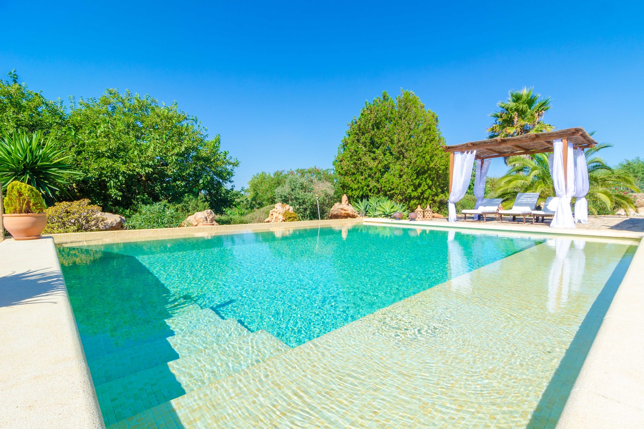 poolofhouse