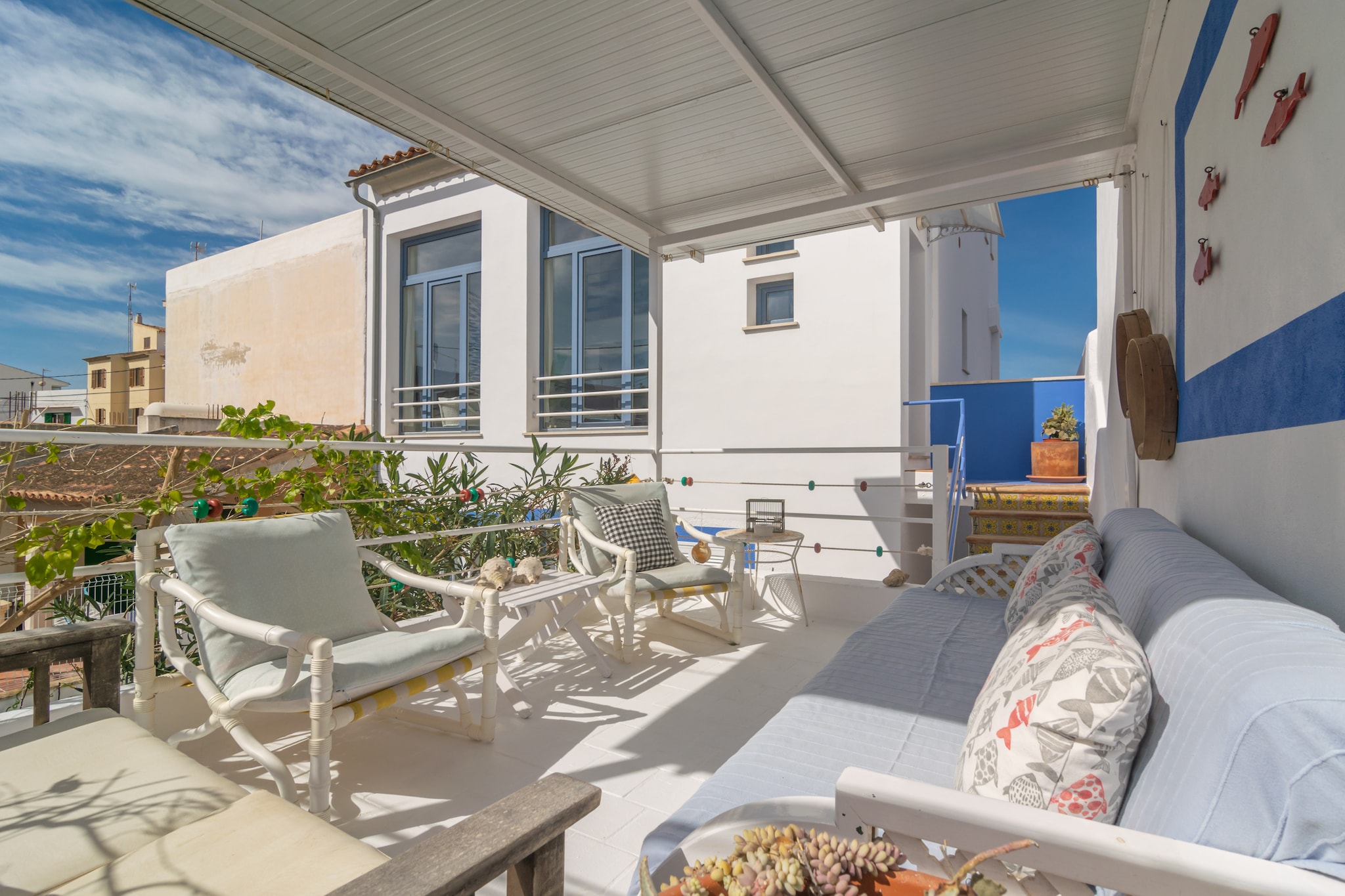 Kitchen(cooker, coffee machine), bedroom(double bed), bedroom(double bed), bedroom(double bed), bathroom, bathroom, oven, microwave, fridge-freezer, shower, shower, washbasin, washbasin, toilet, toilet, balcony or terrace, balcony or terrace, air conditioning, air conditioning, air conditioning, BBQ, children\'s bed, high chair