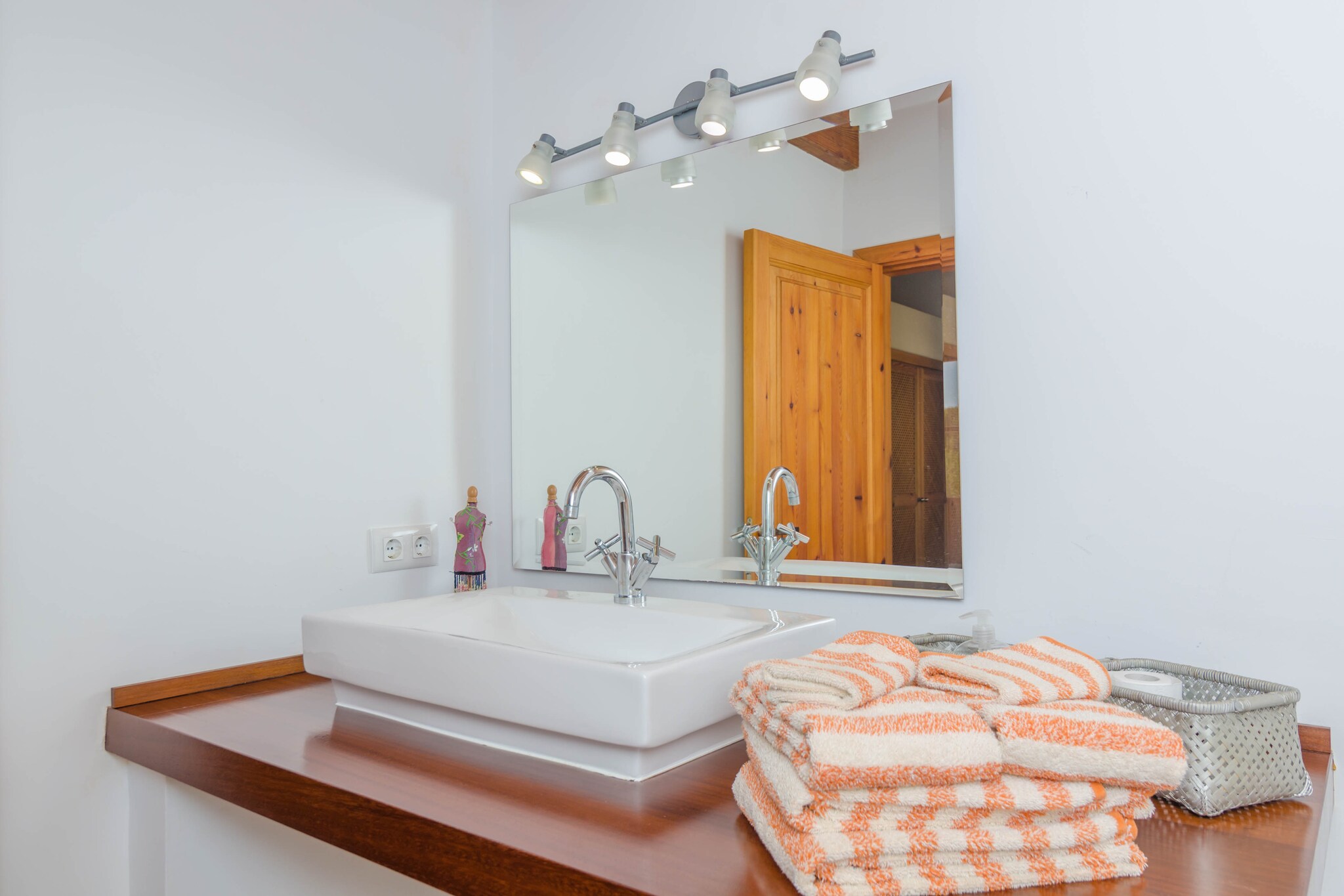 Casa Yolanda-Image-tags.