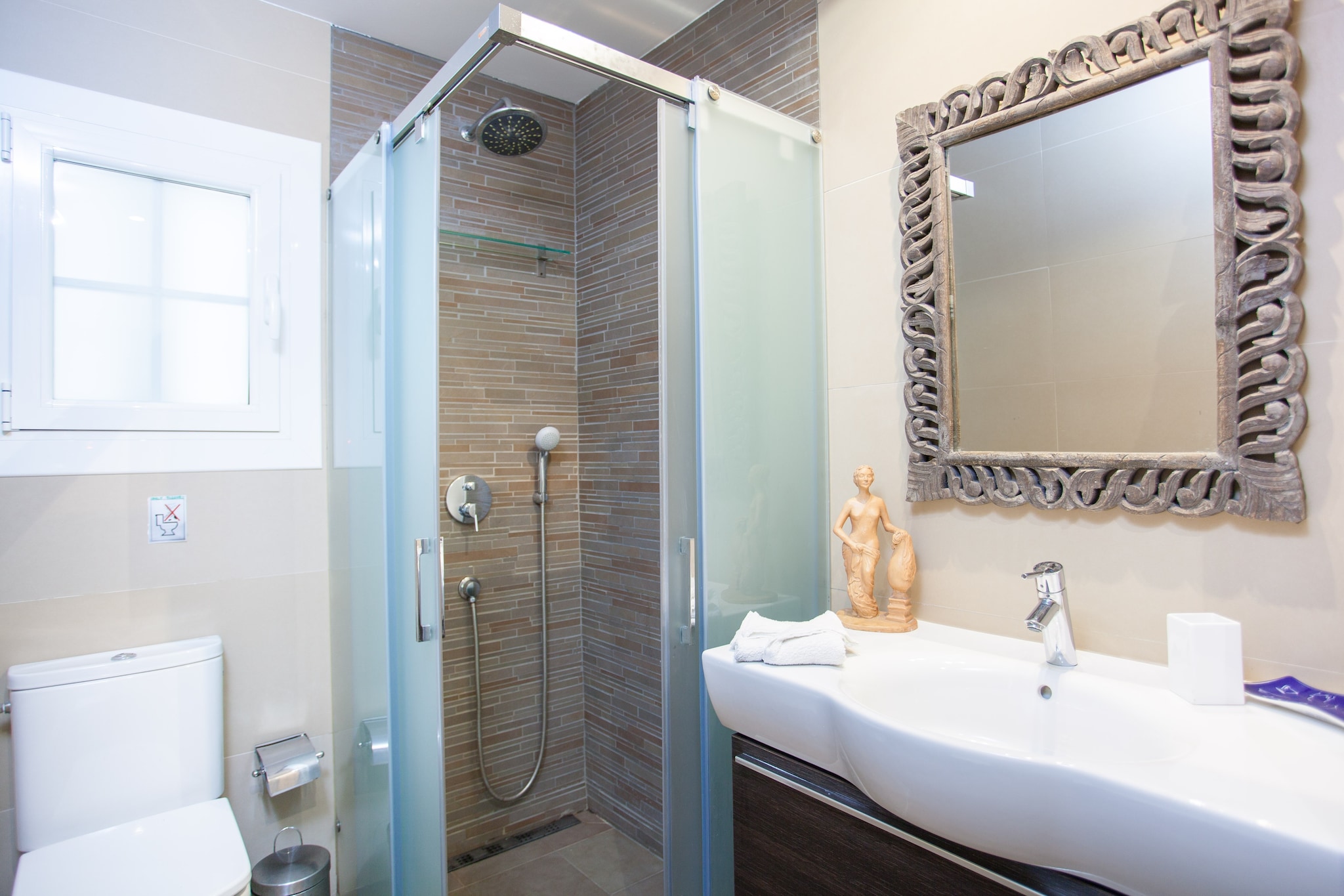Villa Romana Bonaire-Image-tags.