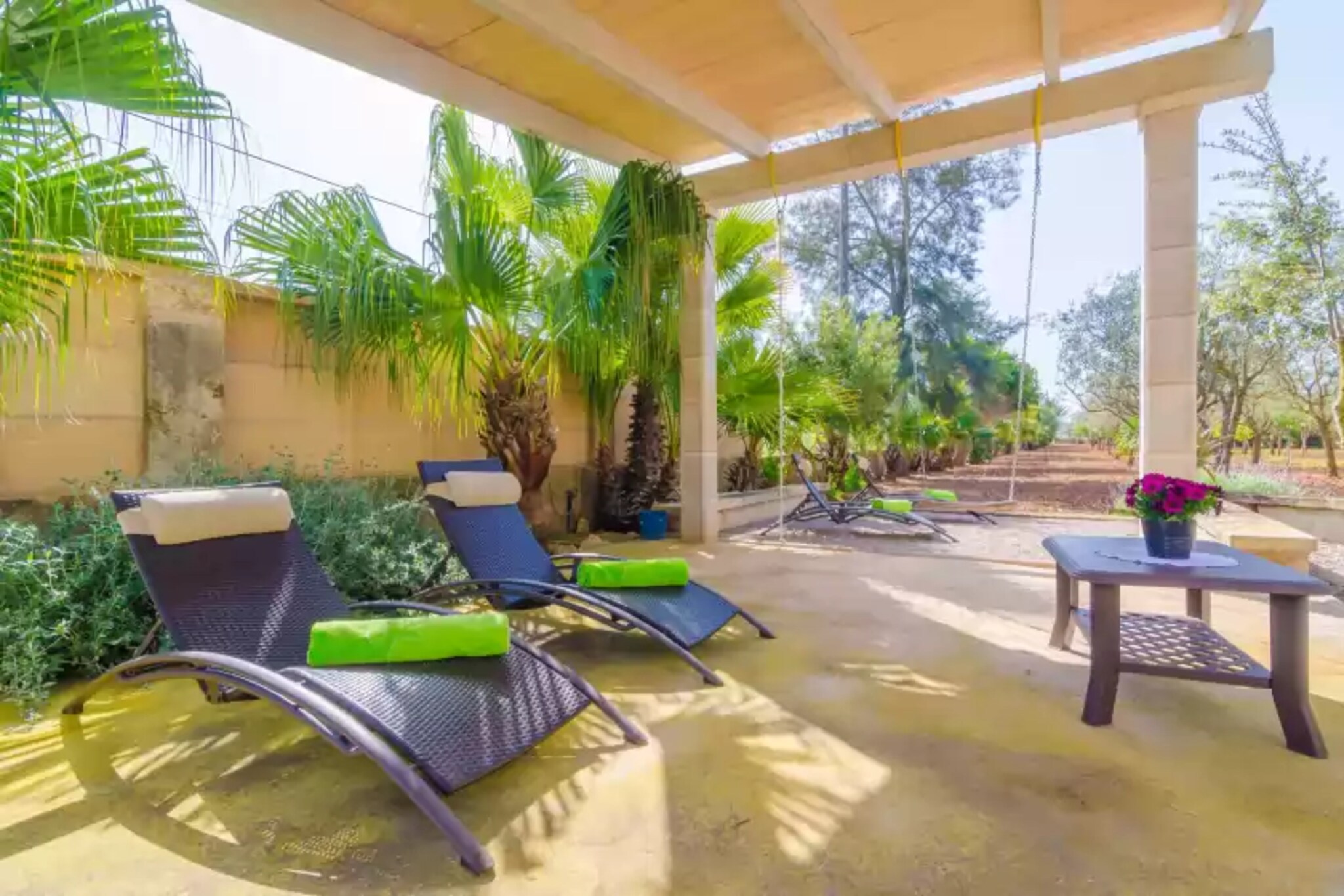 Kitchen(cooker, coffee machine, oven), bedroom(2x single bed), bedroom(double bed), bathroom, microwave, fridge-freezer, shower, washbasin, toilet, bidet, air conditioning, air conditioning, garden, garden furniture, 4x sun loungers, BBQ, parking, children\'s bed, high chair