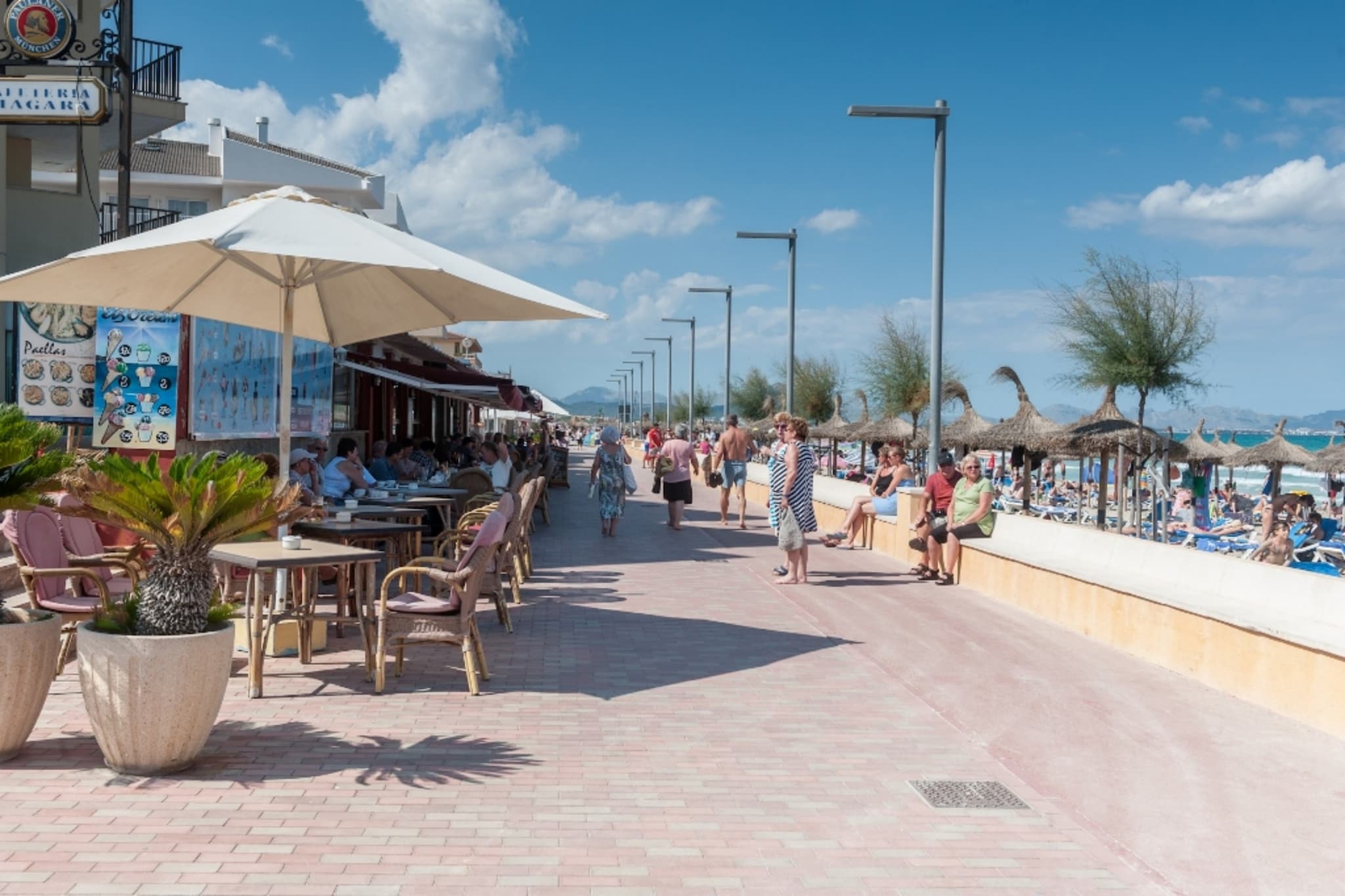 Los Geranios-Exterior summer