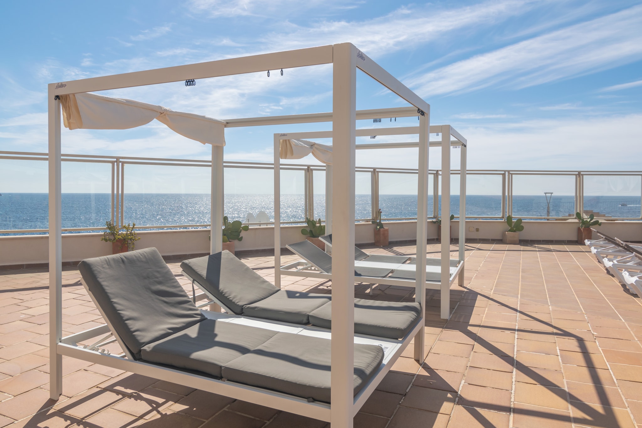 Living room, dining room, Kitchen(cooker, oven), bedroom(double bed), bedroom(bunk bed), bathroom, coffee machine, microwave, dishwasher, fridge-freezer, shower, washbasin, toilet, air conditioning, air conditioning, swimming pool(private), lift, children\'s bed, high chair