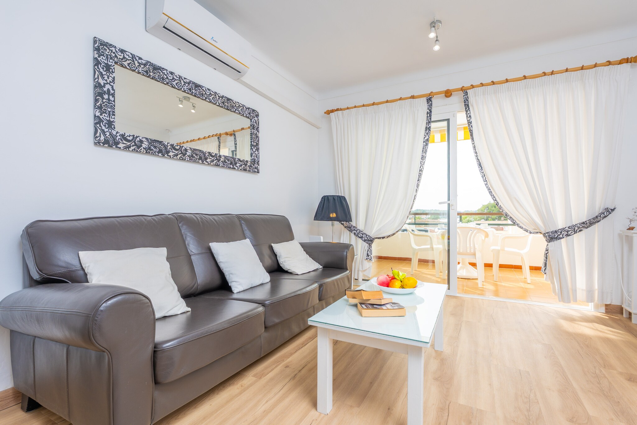Kitchen(cooker, oven), bedroom(2x single bed), bedroom(double bed), bathroom, coffee machine, microwave, fridge-freezer, shower, washbasin, toilet, air conditioning, air conditioning, children\'s bed, high chair