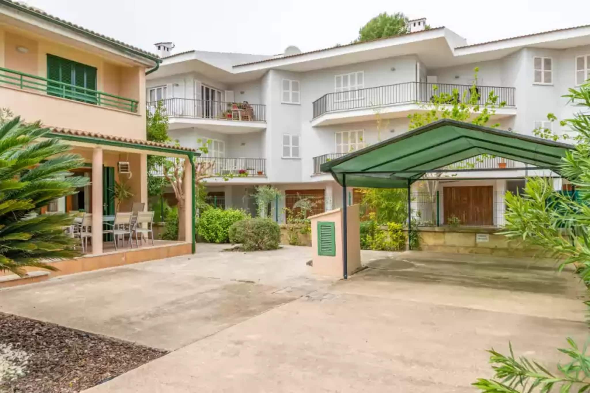 The exterior of the building offers several areas for you to enjoy the Mediterranean climate. There you will find an outdoor shower where you can refresh yourself and several sun loungers where you can relax while sunbathing. In addition, there are two large tables and a mobile barbecue for you to have breakfast or celebrate unforgettable meals with your friends and family. The property is fenced and there are neighbours nearby.
The interior of the two-storey house will offer you the rest you deserve. The living-dining room, equipped with satellite TV, is ideal for long evenings. The kitchen is independent and has everything you need to cook your favourite dishes. There is a washing machine, iron and ironing board in the house. A bathroom with shower completes the ground floor. Upstairs you will find 3 bedrooms, two of them double and one with a trundle bed. All of them have AC and two of them have a balcony. There are two more bathrooms on this floor: one with a bathtub and the other with a shower. If you are travelling with your baby, we can provide you with a cot and a highchair.
The interior of the two-storey house will offer you the rest you deserve. The living-dining room, equipped with satellite TV, is ideal for long evenings. The kitchen is independent and has everything you need to cook your favourite dishes. There is a washing machine, iron and ironing board in the house. A bathroom with shower completes the ground floor. Upstairs you will find 3 bedrooms, two of them double and one with a trundle bed. All of them have AC and two of them have a balcony. There are two more bathrooms on this floor: one with a bathtub and the other with a shower. If you are travelling with your baby, we can provide you with a cot and a highchair.
The location of the residence is perfect to enjoy the best sun and beach holidays. The beach of Alcúdia stretches along several kilometres of silky sand where you can not only sunbathe and swim in the warm waters, but also go for a walk, enjoy the different water sports, enjoy a delicious meal at a beach bar on the sand, etc. The area offers all the services for an independent stay. In addition, there are beautiful places nearby worth a visit such as the old town of Alcúdia, Port de Pollença or Can Picafort. Consult the advertiser for possible charges. Pets are not allowed. The holding of events is forbidden. There is exterior parking for 1 cars.
Distances
Beach: 0.4 km - Playa de Alcudia
Airport: 59.5 km - Palma de Mallorca
Golf course: 8 km - Club de Golf Alcanada
Town: 3.9 km - Puerto de Alcudia
Train station: 11.5 km - Sa Pobla
Bus stop: 0.2 km - Estany dels Ponts
Ferry: 6.2 km - Puerto de Alcudia
Hospital: 1.6 km - Hospital Juaneda de Muro
Guests are kindly required to dispose of all rubbish and ensure the property is properly tidied before departure. Should this not be the case, a charge of €90 will be deducted from the security deposit. Tourist license: ETVPL/13013Single Rental Registry: ESFCTU00000704300022742100000000000000000ETVPL/130136There's a mandatory tourist tax in Balearic Islands, called Ecotasa. All guests, except people under 16 years, have to pay this tax. The amount varies between 0.55€/night and guest during the low season and 2.2€/night and guest during the high season .The tax is reduced by half from the 9th day for your stay. Homerti - Central de Reservas CR/33