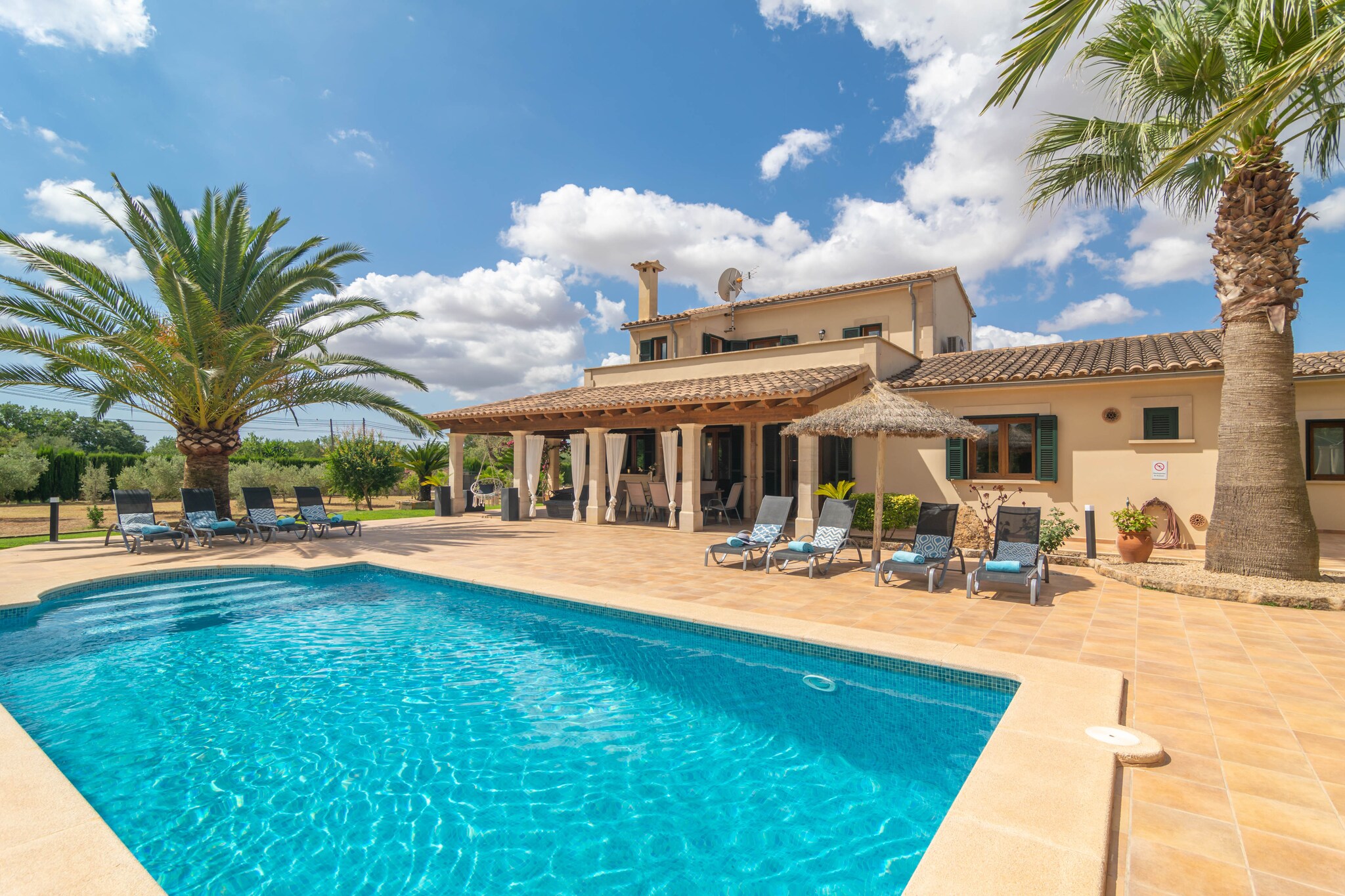 Villa Sun Club Home-Image-tags.