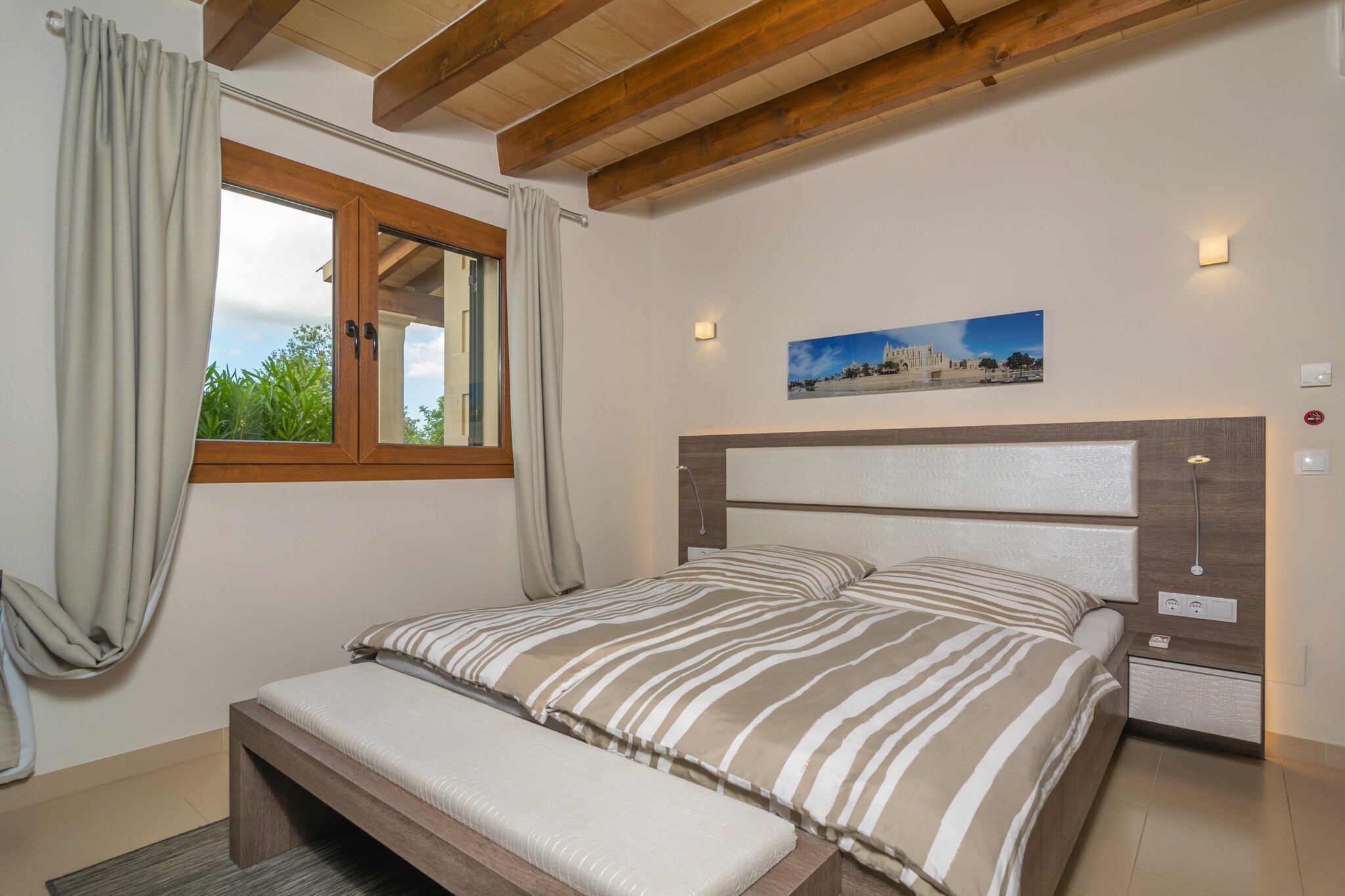 Villa Sun Club Home-Image-tags.