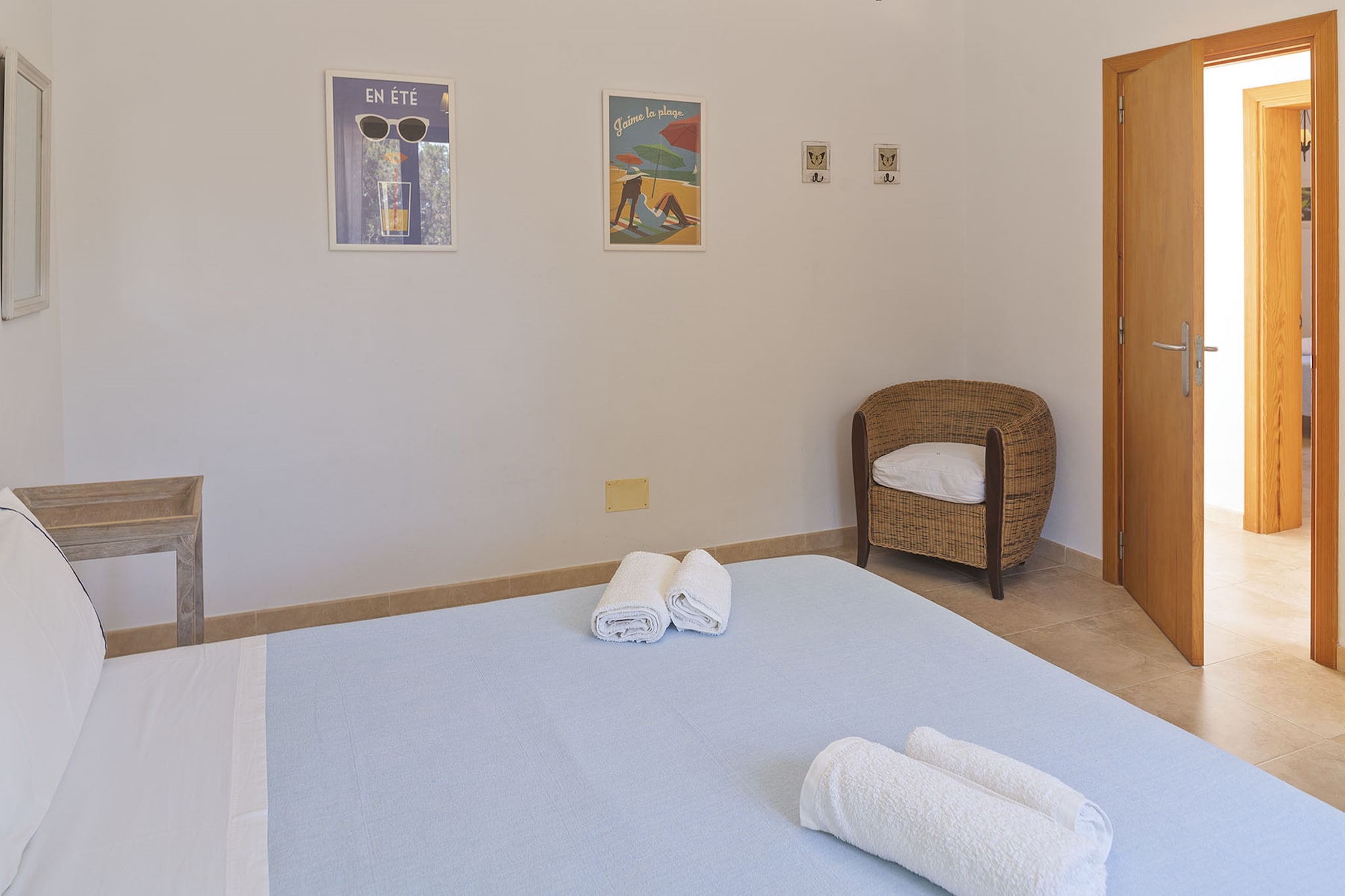 Es Lliri Blanc-Image-tags.