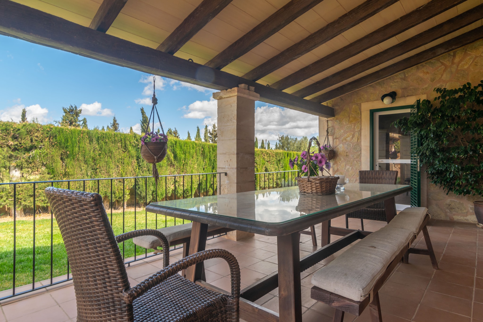 Living room, Living room, Living room, Kitchen(cooker, oven), bedroom(single bed), bedroom(double bed), bedroom(double bed), bedroom(double bed), bathroom, bathroom, coffee machine, microwave, dishwasher, fridge-freezer, bath tub, shower, washbasin, washbasin, toilet, toilet, bidet, balcony or terrace, balcony or terrace, balcony or terrace, air conditioning, air conditioning, garden, garden furniture, 7x sun loungers, BBQ, 3x parasol, swimming pool(private), table tennis table, children\'s bed, high chair